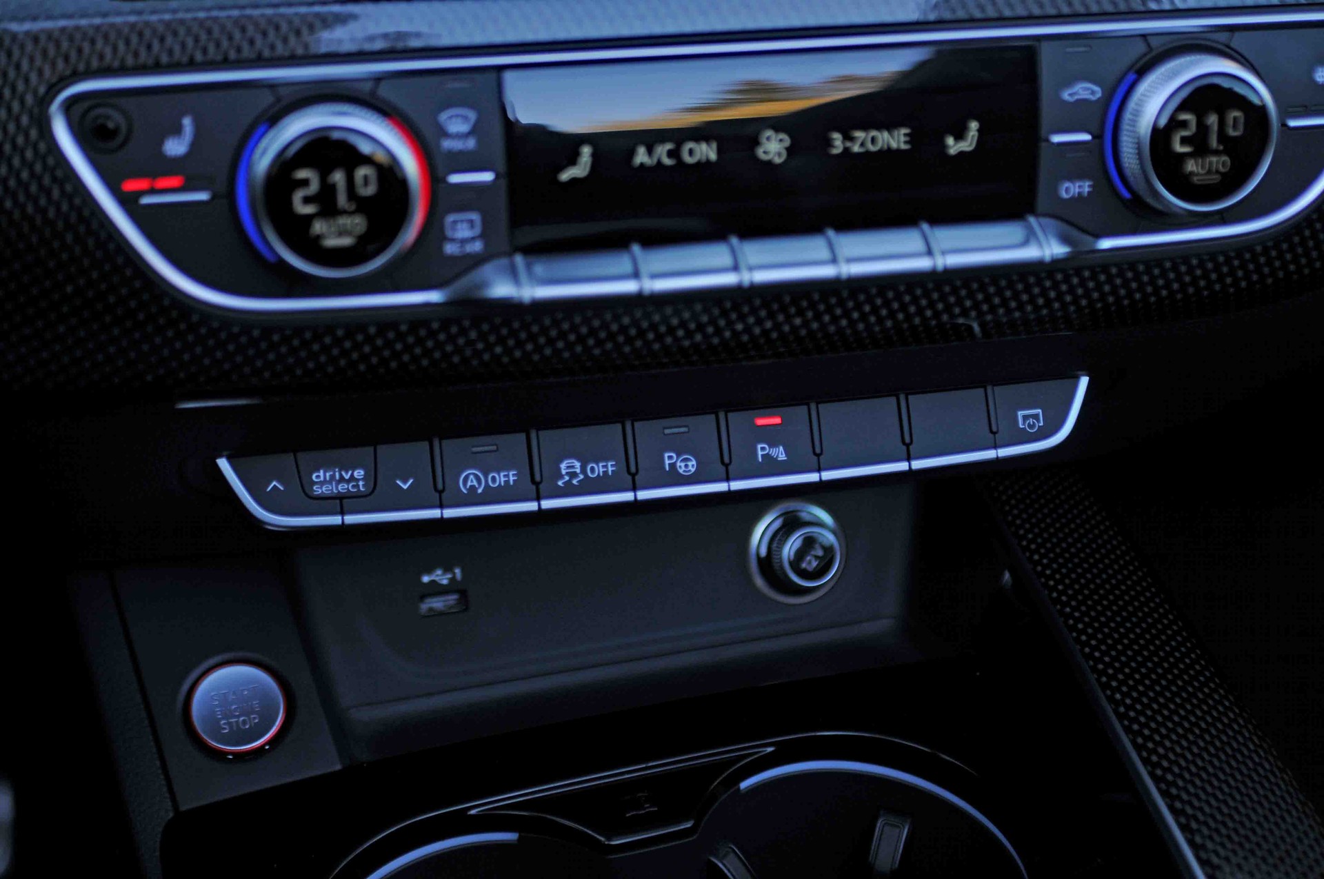 AUDI S5 Cabriolet 3.0 TFSI quattro tiptronic-image-10
