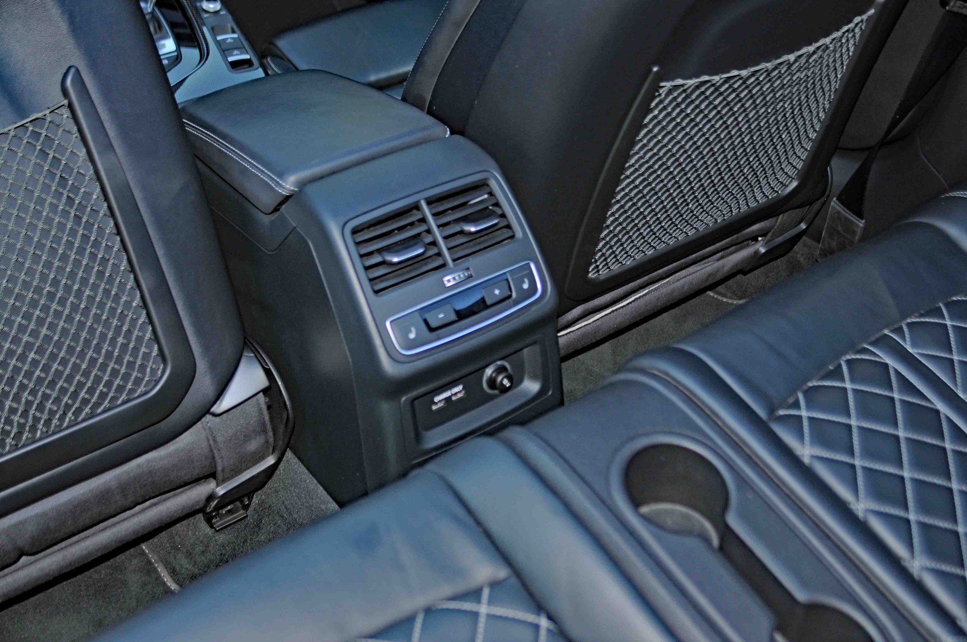 AUDI S5 Cabriolet 3.0 TFSI quattro tiptronic-image-14