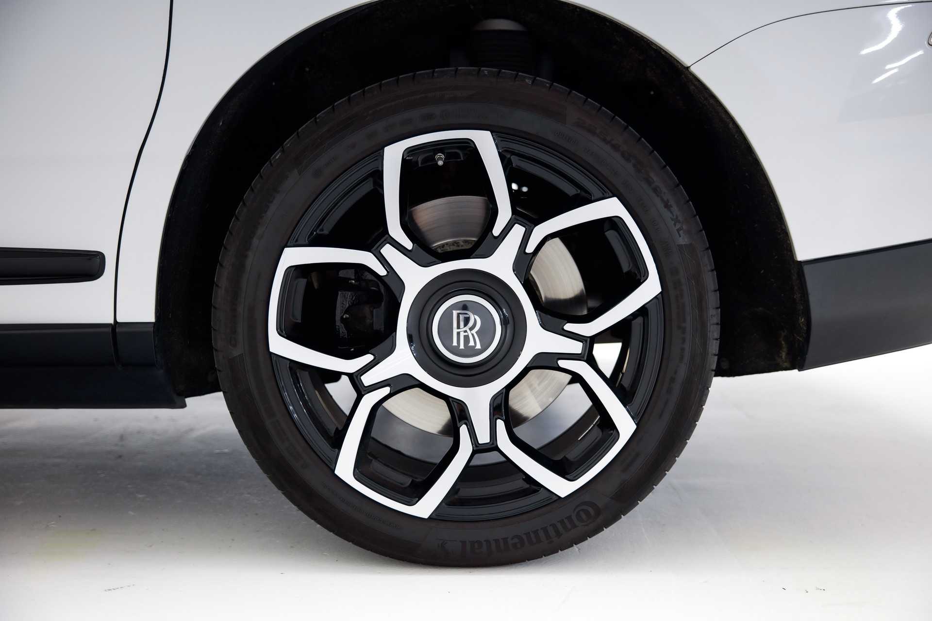ROLLS-ROYCE Cullinan 6.7 V12-image-14
