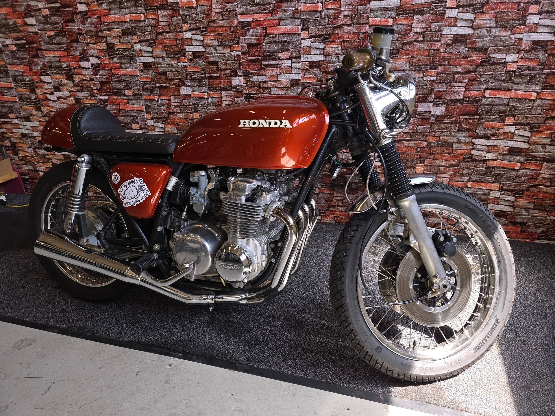 HONDA CB550F-image-1