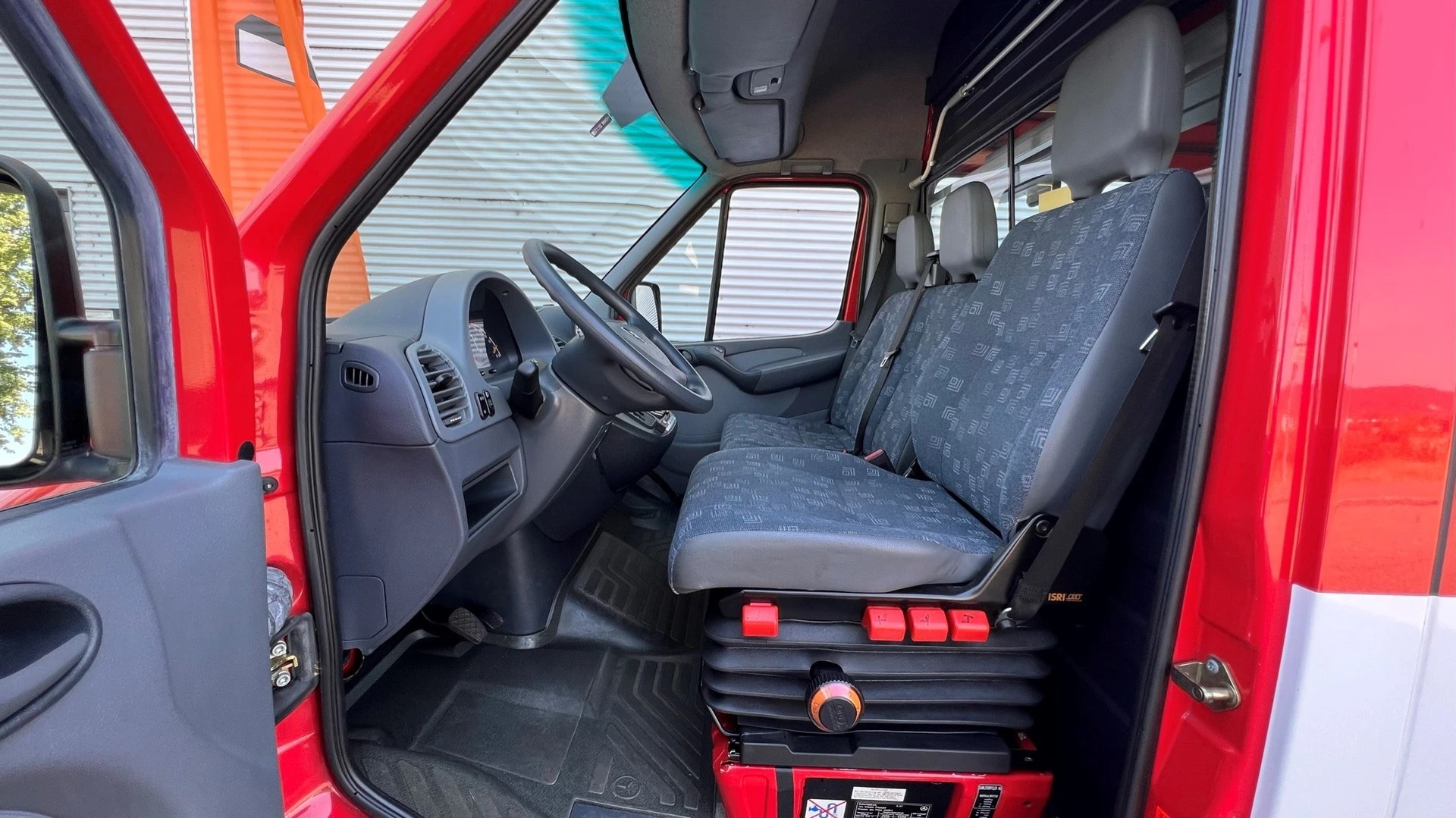 MERCEDES-BENZ SPRINTER 416 CDI DUO AUTOMATIK FEUERWEHR l 156 PS-image-21