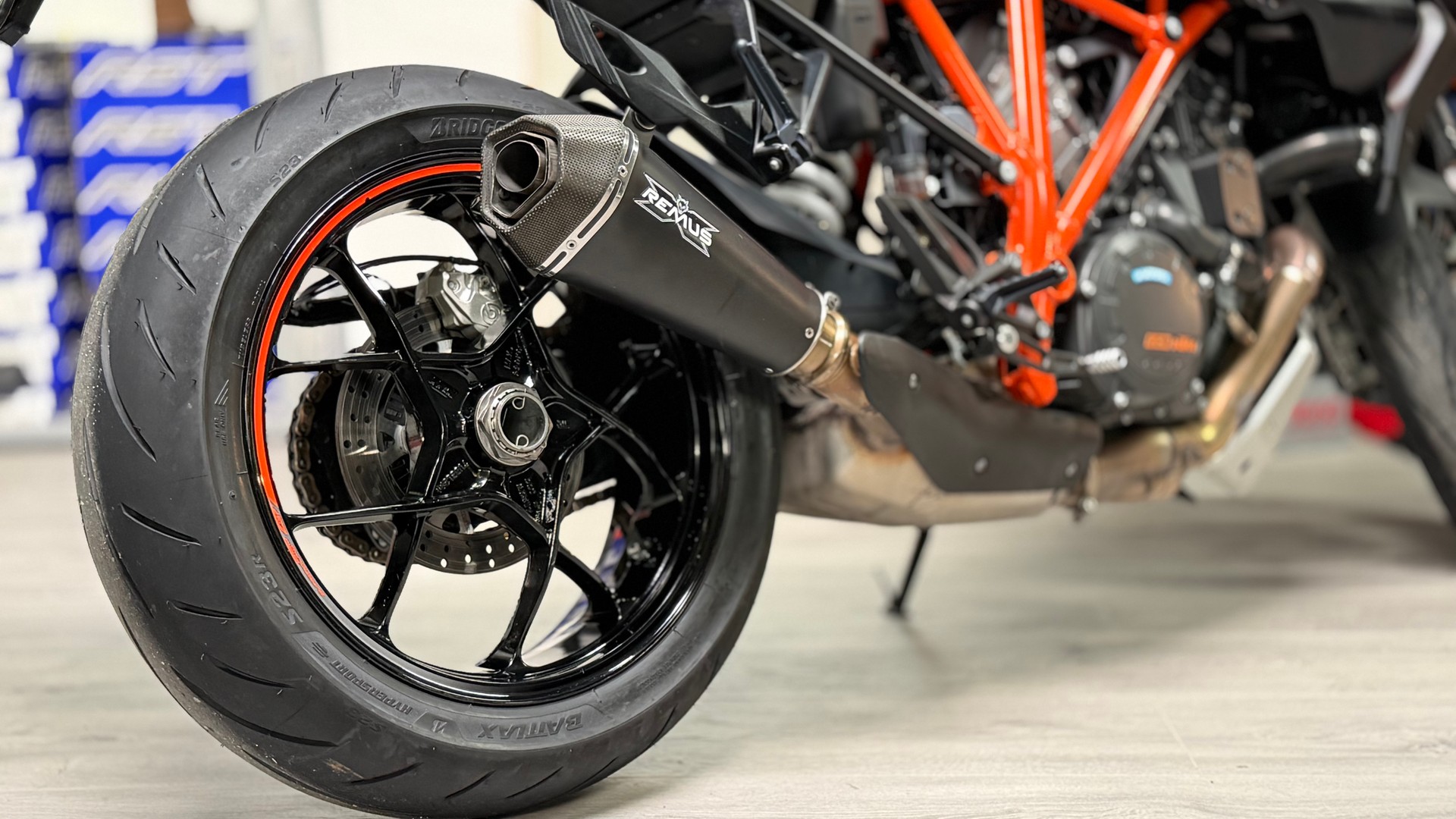 KTM 1290 Super Duke GT-image-3