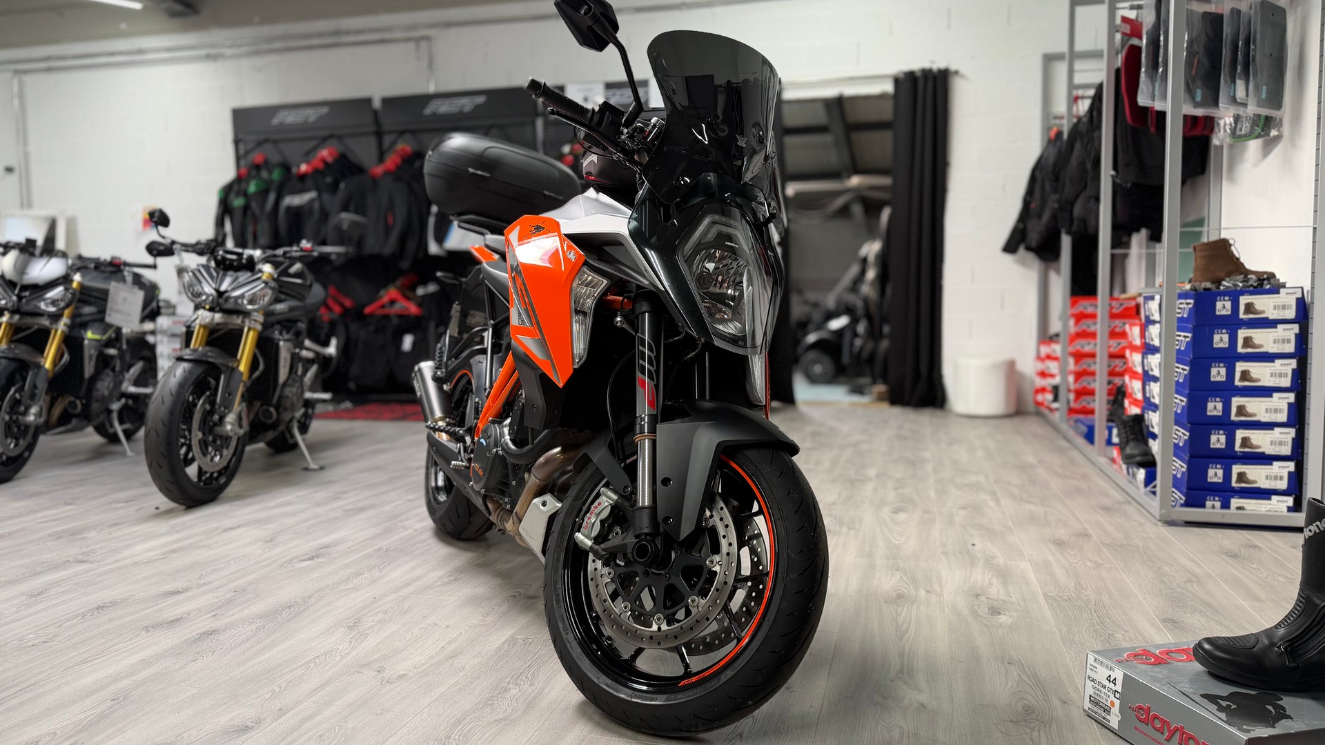 KTM 1290 Super Duke GT-image-1