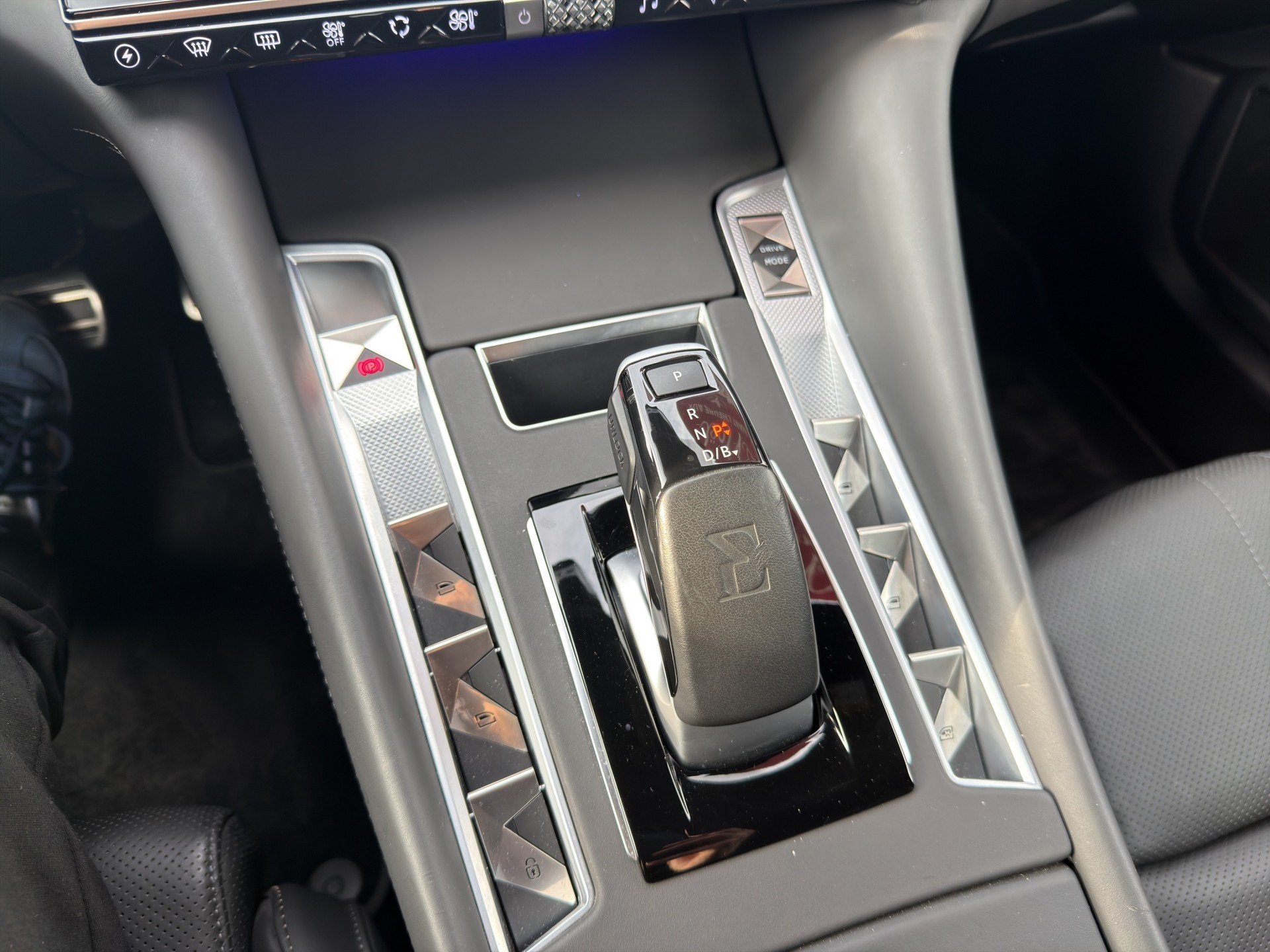 DS AUTOMOBILES DS9 1.6 PHEV Rivoli +-image-10