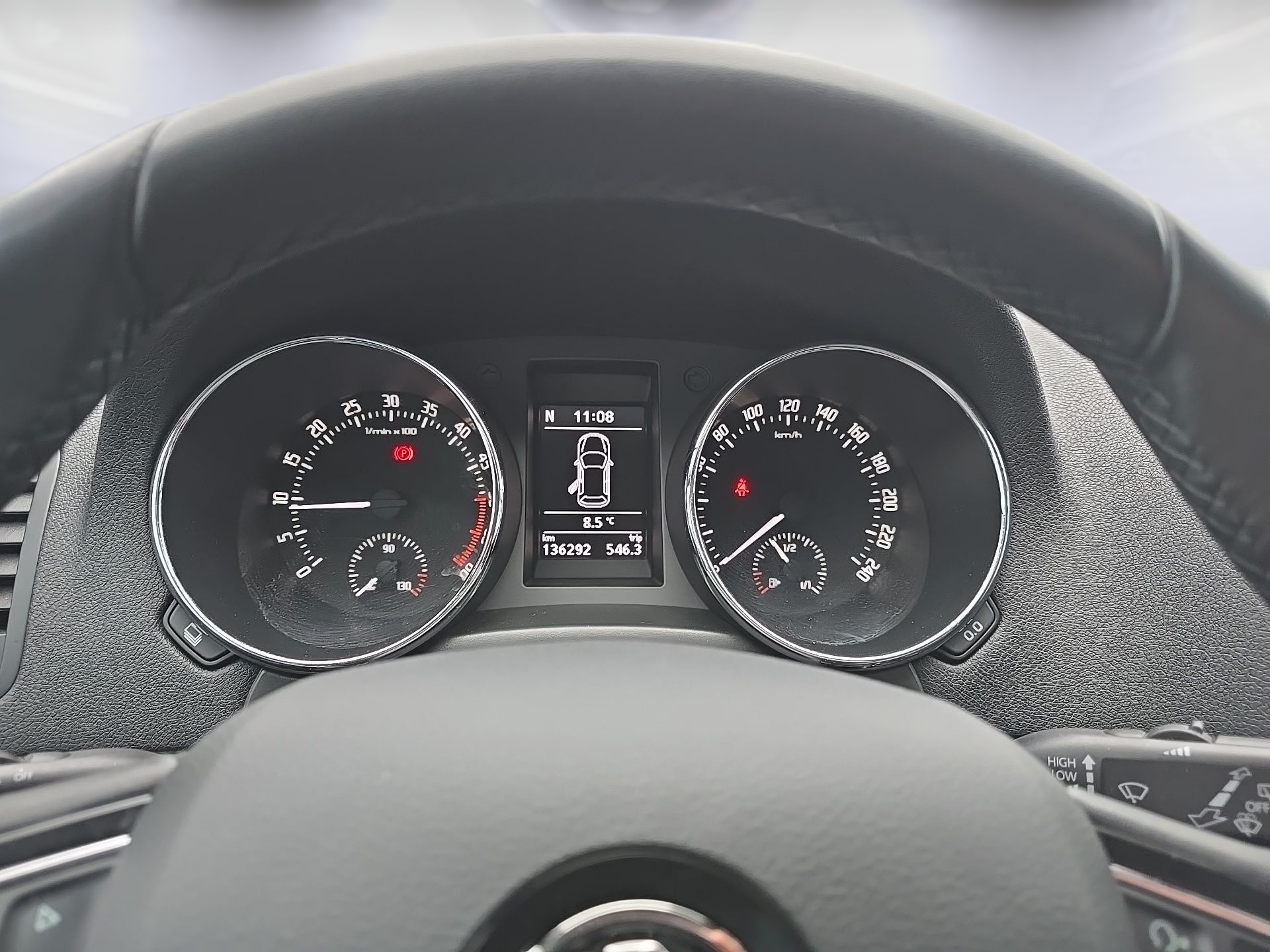 SKODA Yeti 2.0 TDI Elegance 4x4-image-14