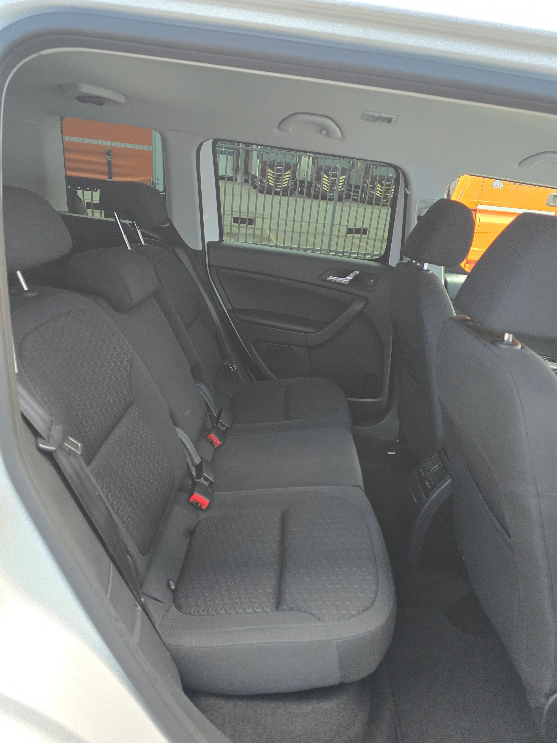 SKODA Yeti 2.0 TDI Elegance 4x4-image-16