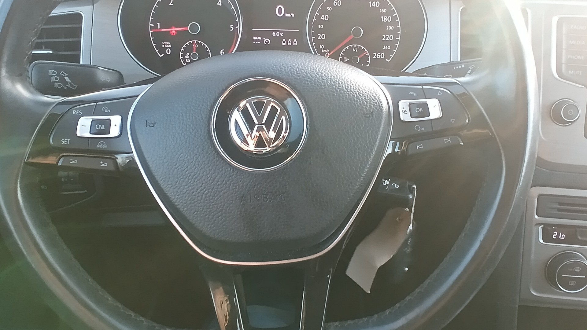 VW Golf Sportsvan 1.6 TDI Comfortline DSG-image-12