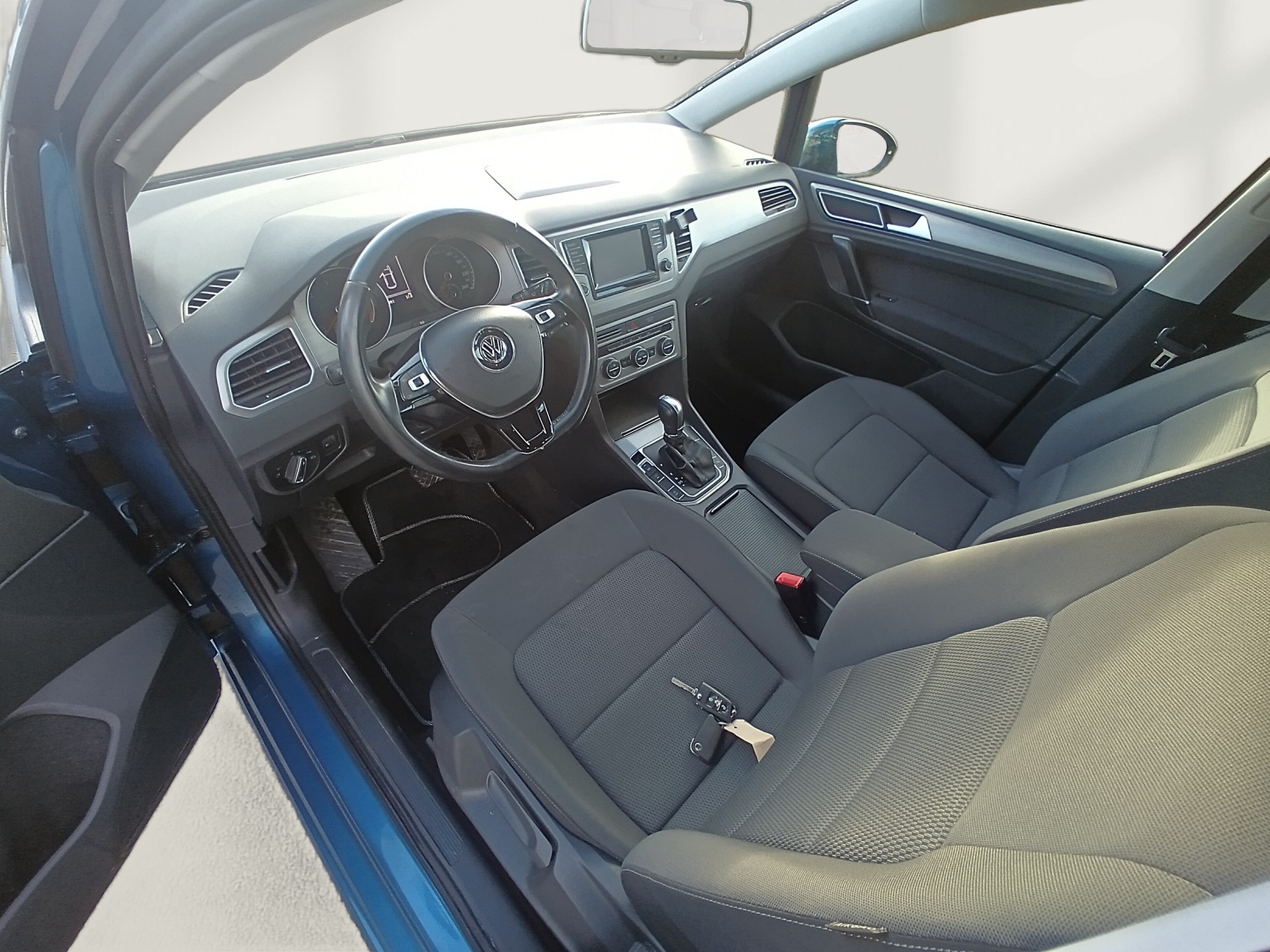 VW Golf Sportsvan 1.6 TDI Comfortline DSG-image-16