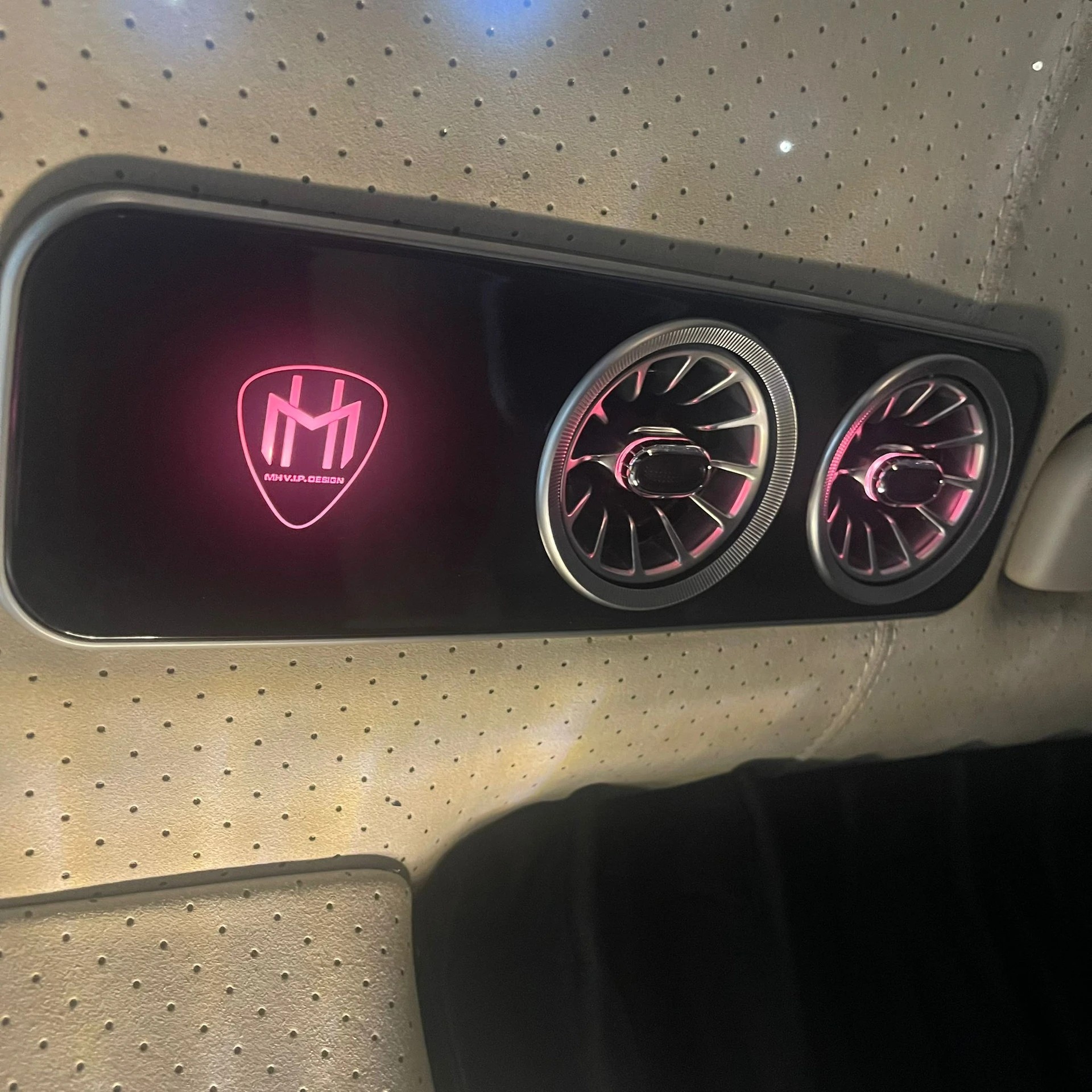 MERCEDES-BENZ V 300 d Extra-Lang 4matic Exclusive FALCON LOCARNO V.I.P-image-36