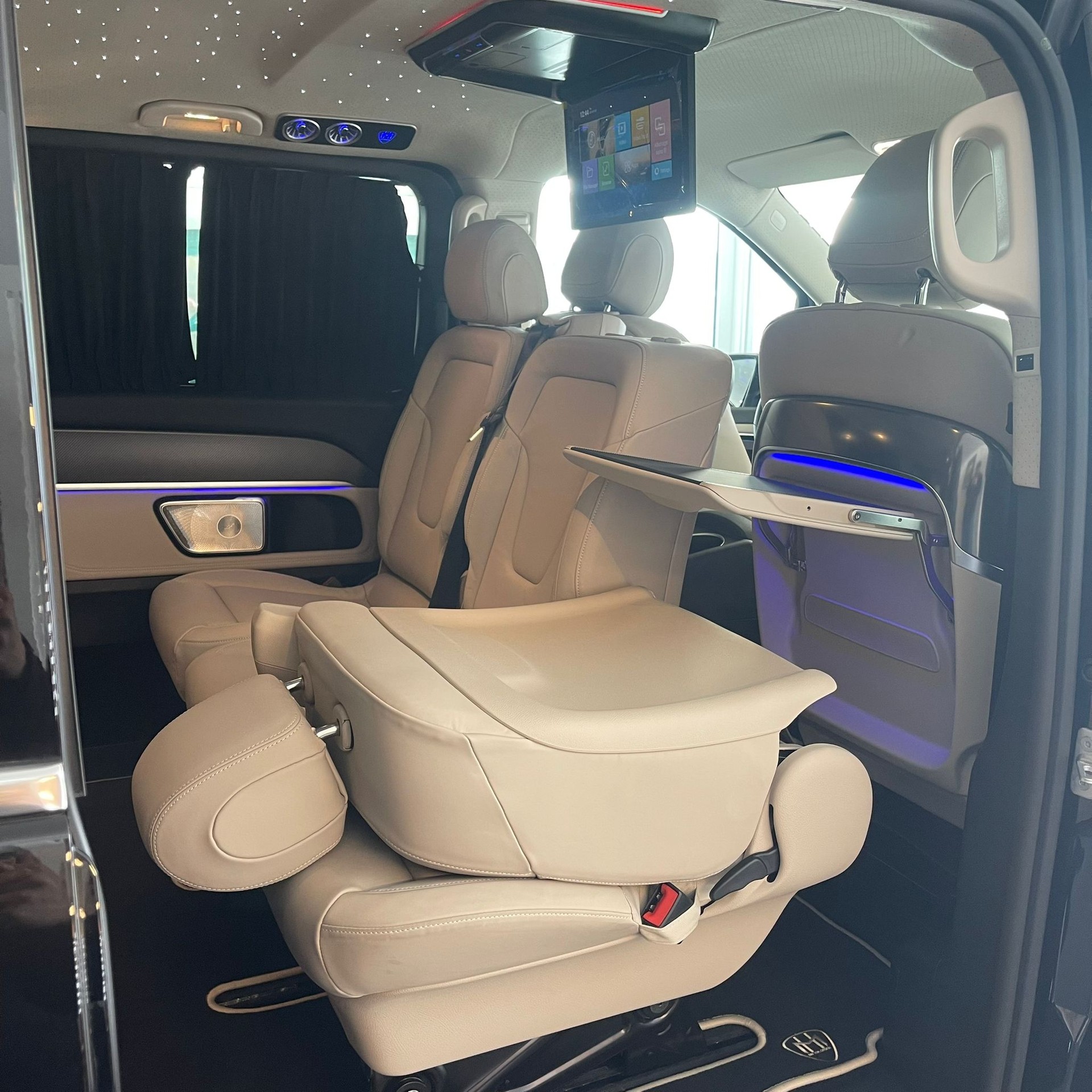 MERCEDES-BENZ V 300 d Extra-Lang 4matic Exclusive FALCON LOCARNO V.I.P-image-43