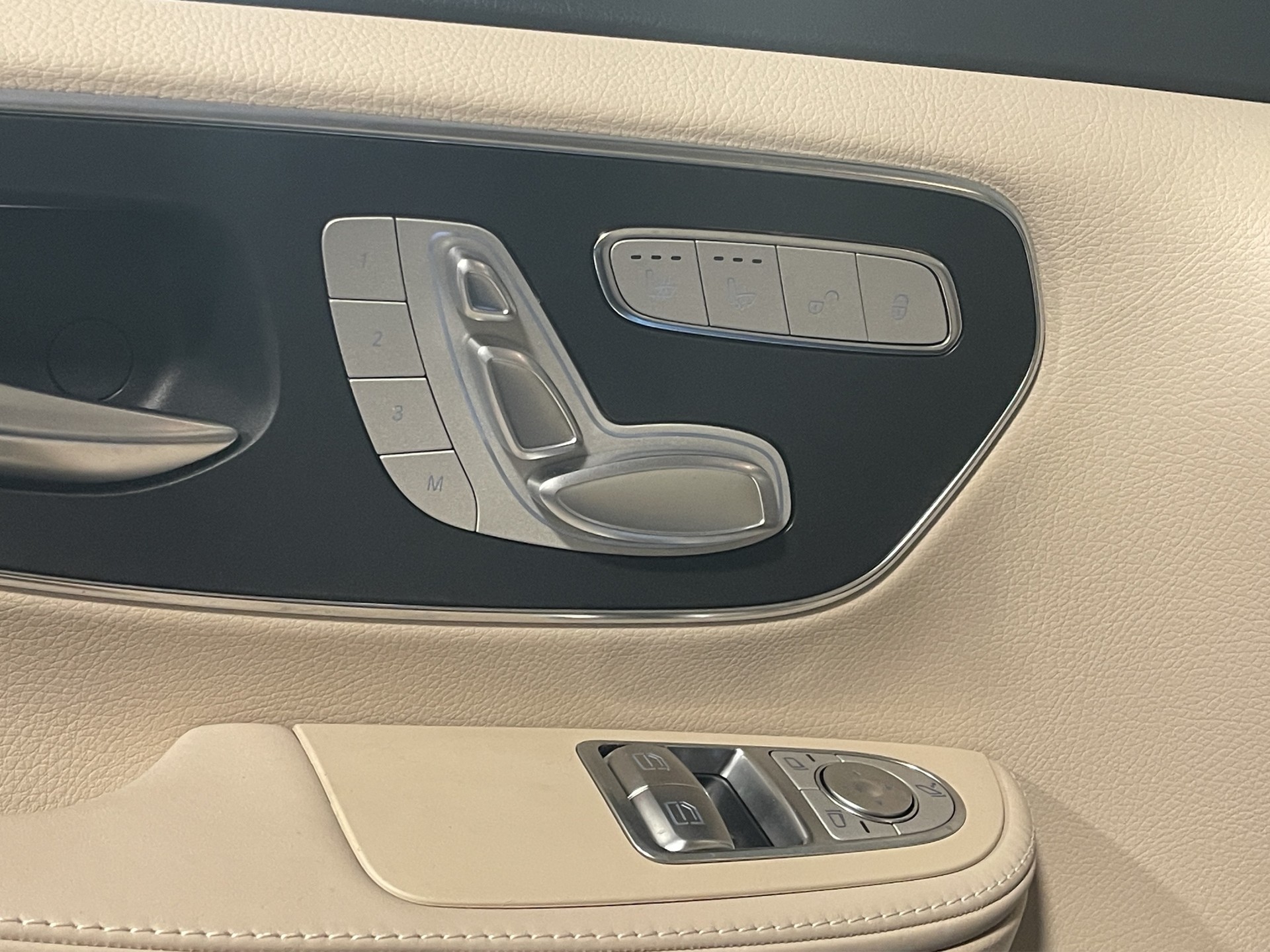 MERCEDES-BENZ V 300 d Extra-Lang 4matic Exclusive FALCON LOCARNO V.I.P-image-14