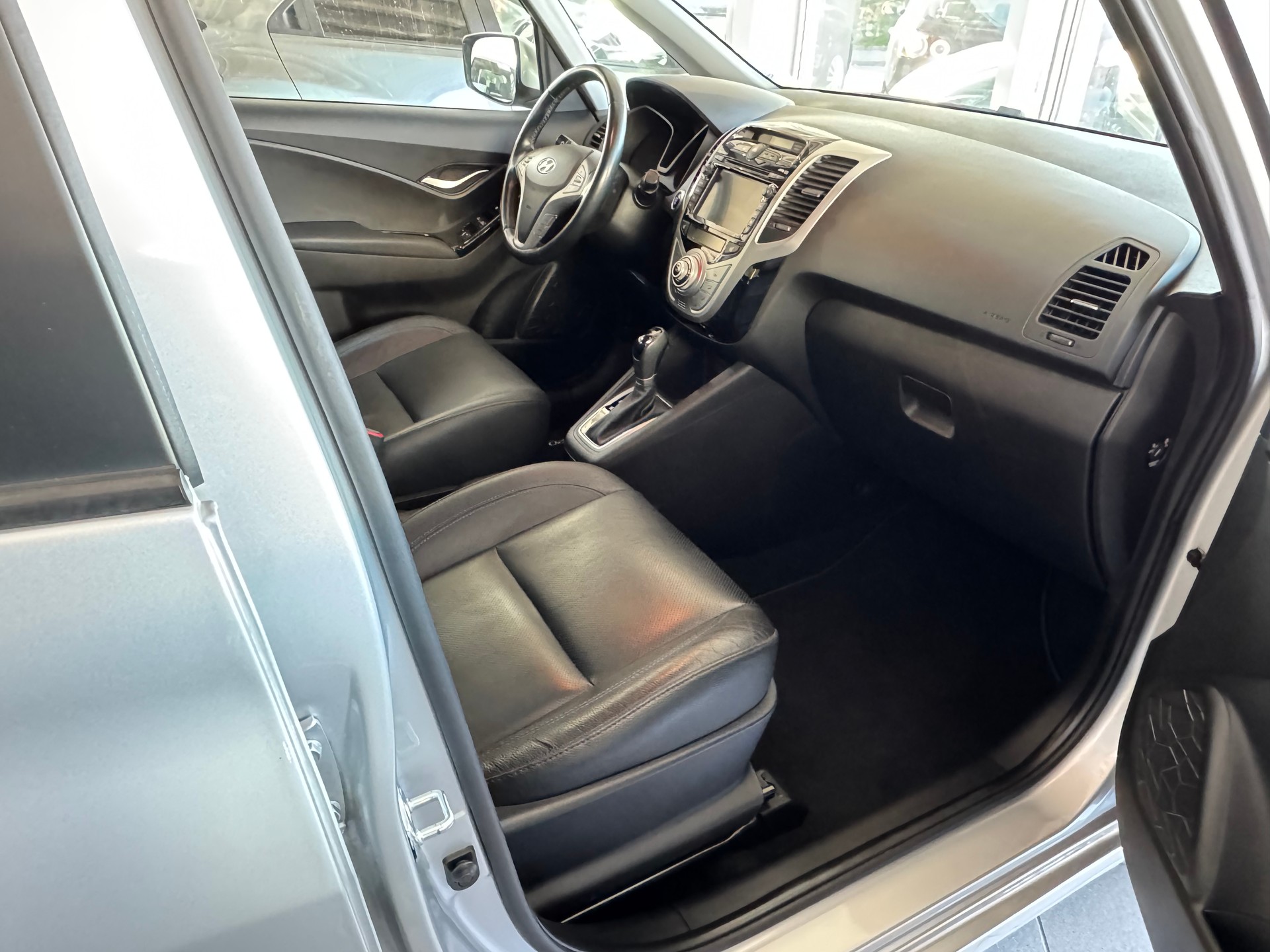 HYUNDAI iX20 1.6 Vertex Automatic-image-6