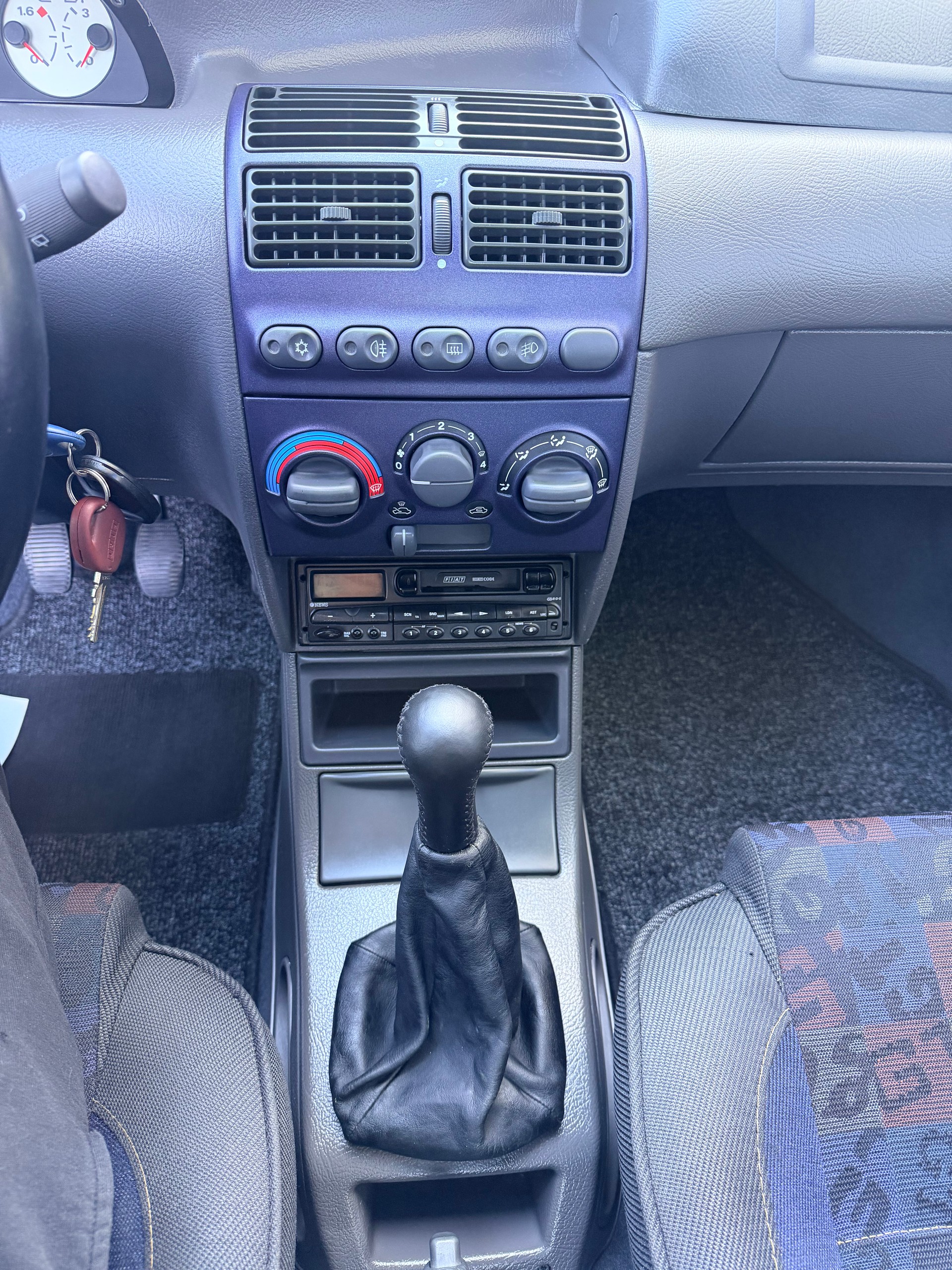 FIAT Punto GT-image-12