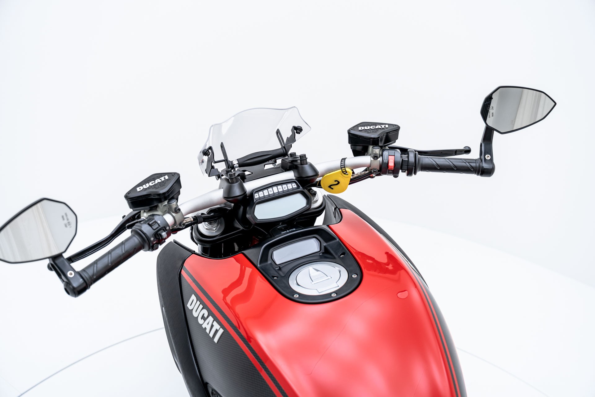 DUCATI Diavel 1200 Carbon-image-8