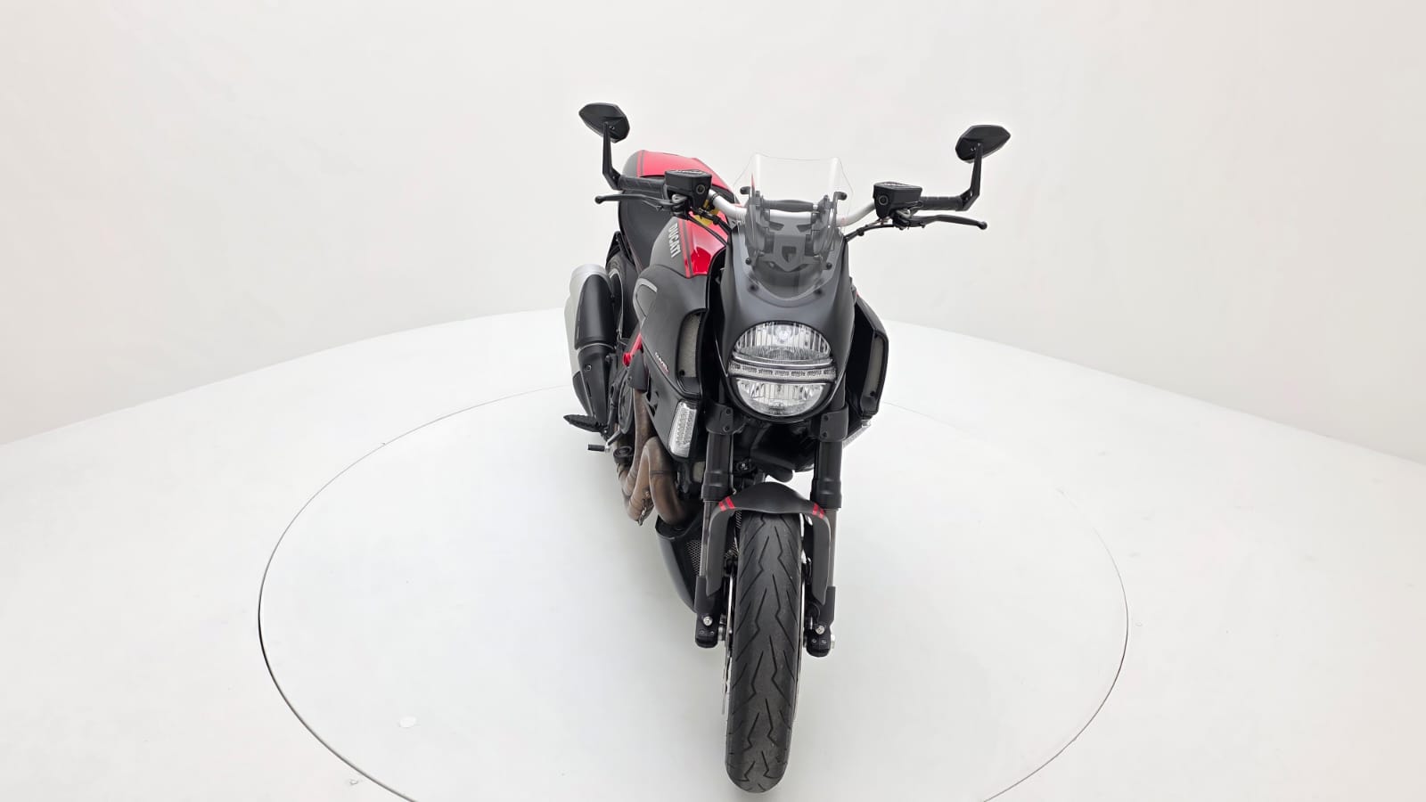 DUCATI Diavel 1200 Carbon-image-6