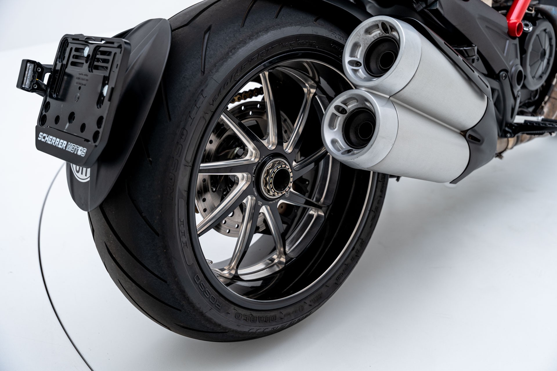 DUCATI Diavel 1200 Carbon-image-5