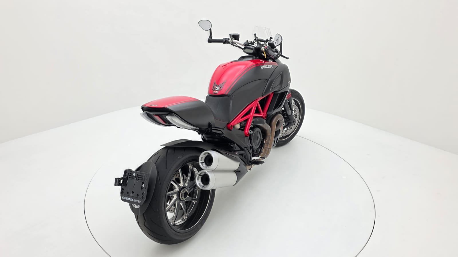 DUCATI Diavel 1200 Carbon-image-3