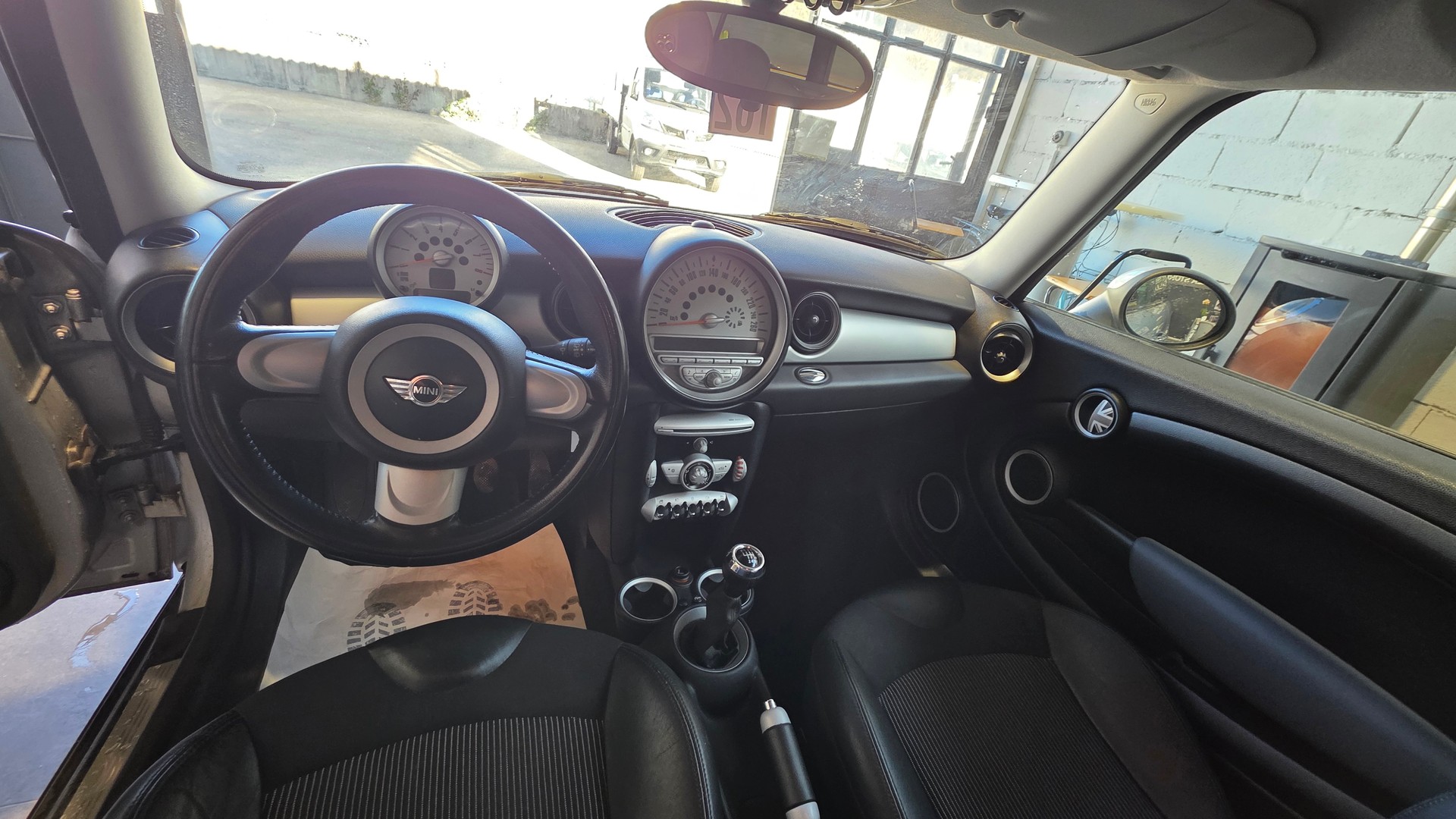 MINI Clubman Cooper-image-8