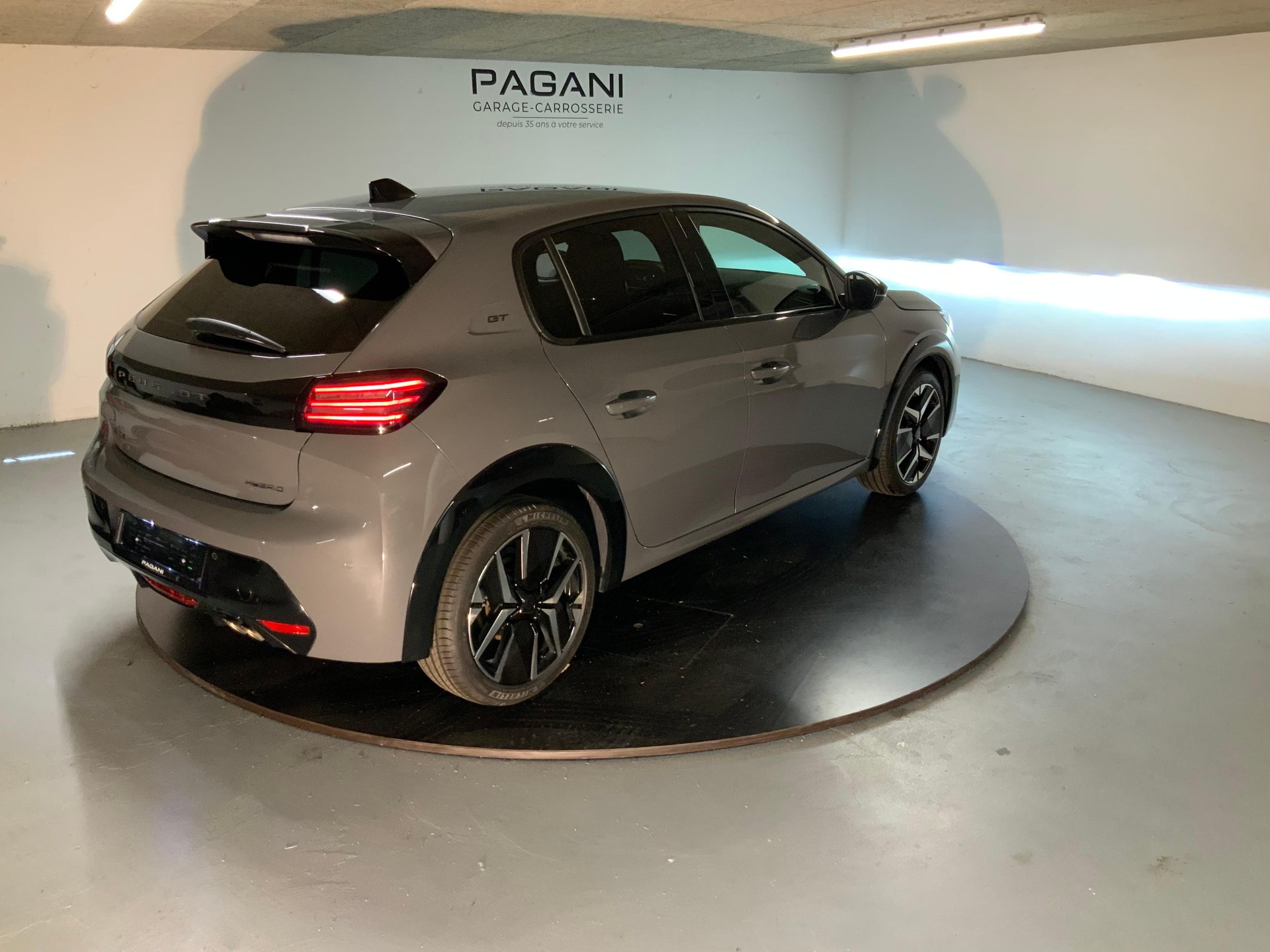 PEUGEOT 208 1.2 Hybrid 145 GT-image-5