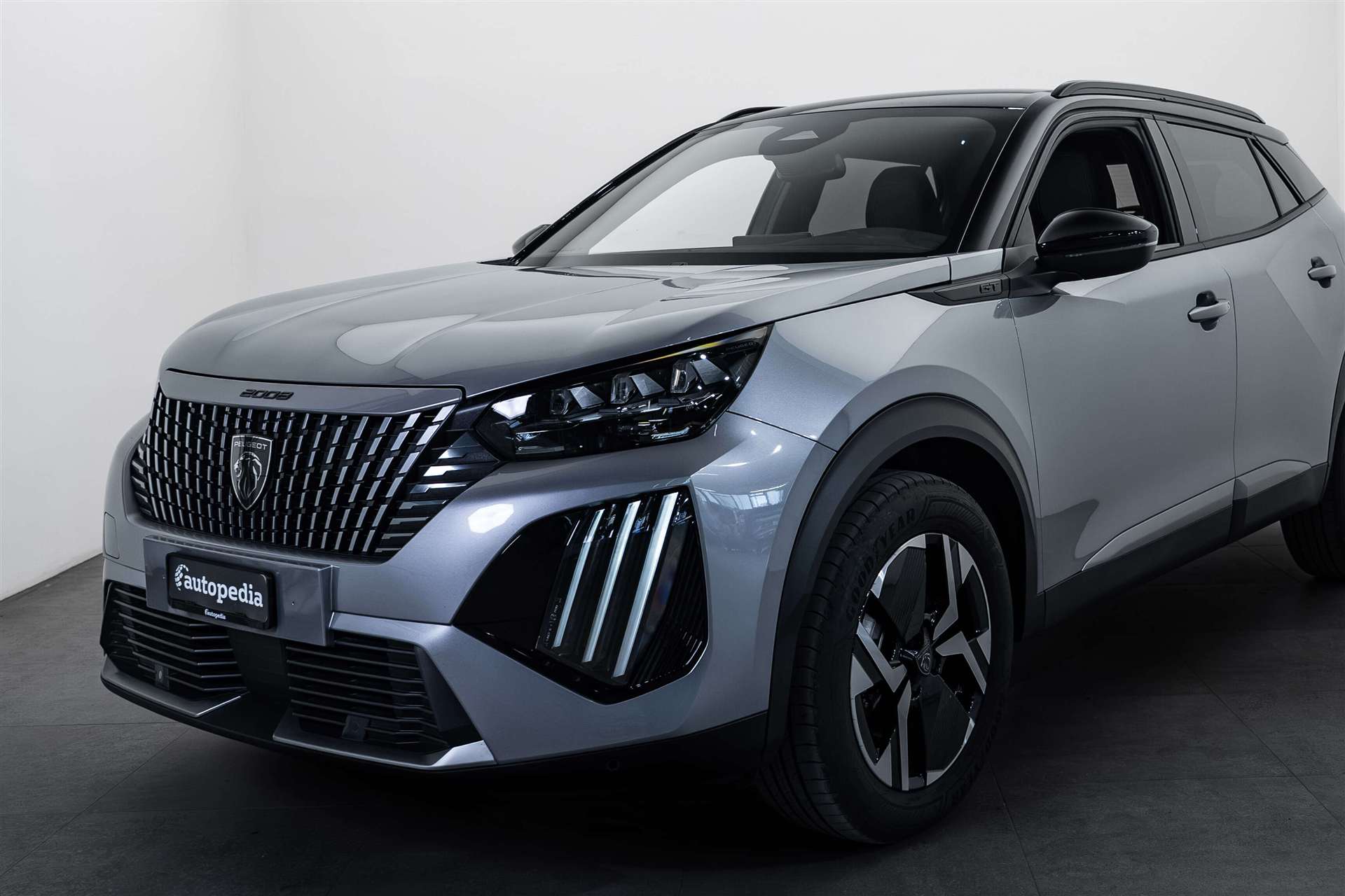 PEUGEOT 2008 1.2 145 MHEV GT Automat-showroom-element-1