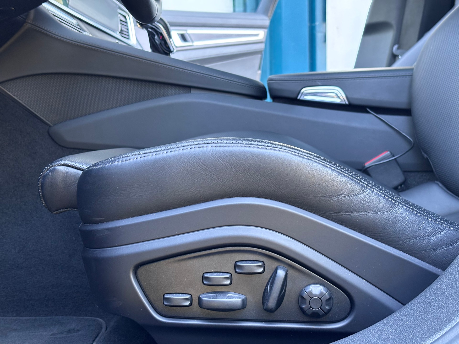 PORSCHE Panamera 4 E-Hybrid Sport Turismo Platinum Edition PDK-image-13