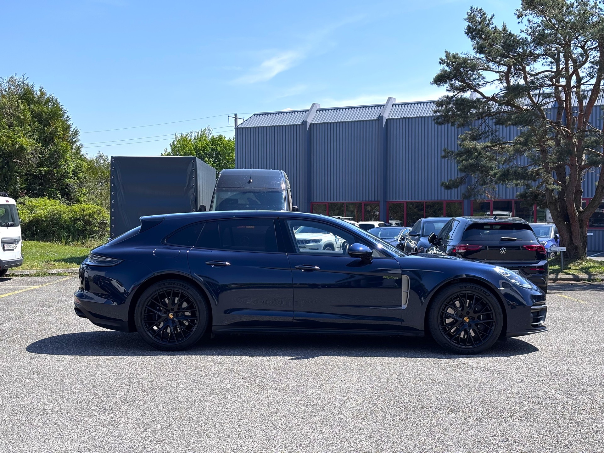 PORSCHE Panamera 4 E-Hybrid Sport Turismo Platinum Edition PDK-showroom-element-3