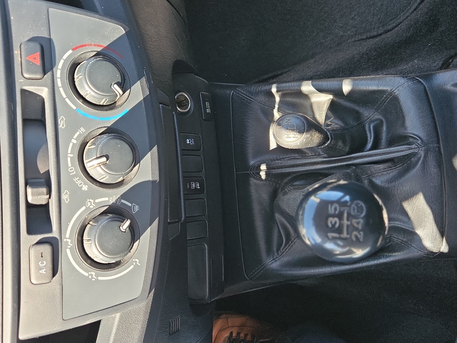 TOYOTA 2.5D 4WD-showroom-element-3