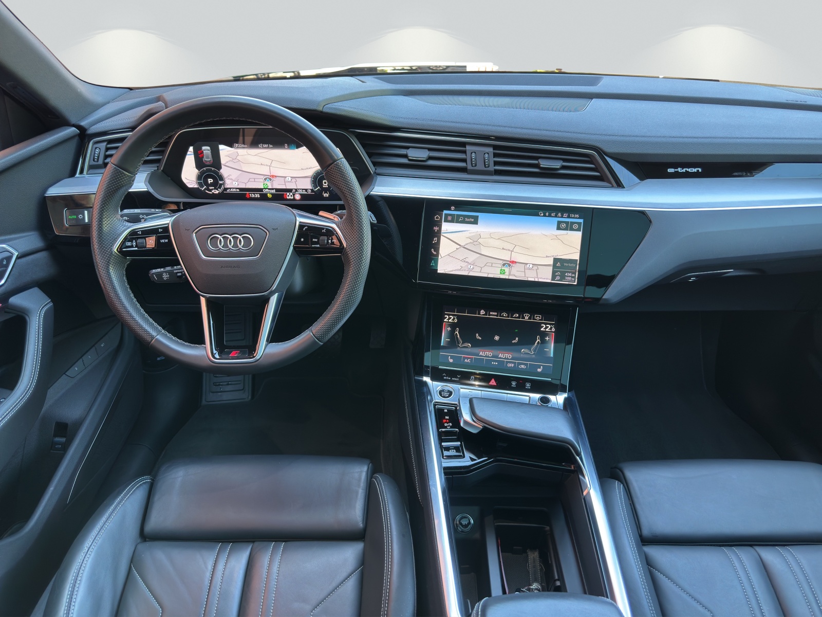 AUDI e-tron 55 S Line Black Edition quattro-image-6