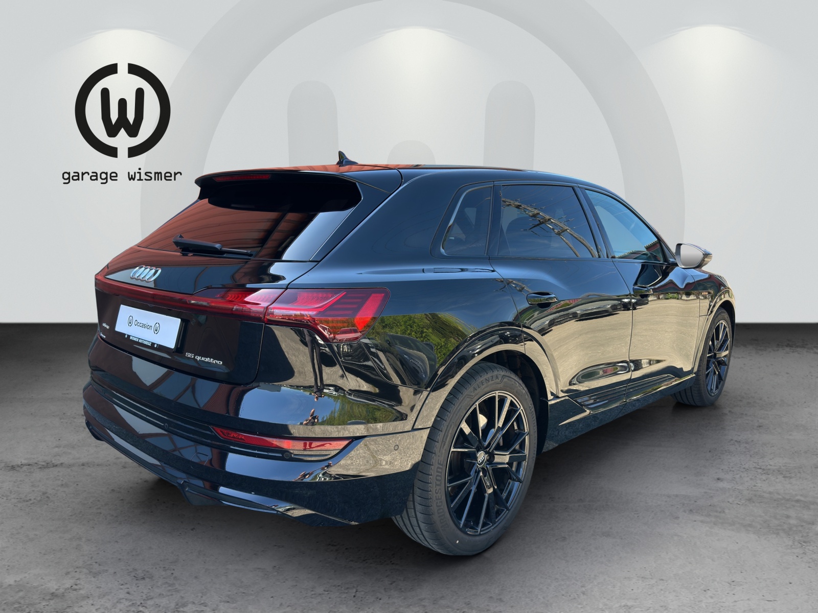 AUDI e-tron 55 S Line Black Edition quattro-showroom-element-3
