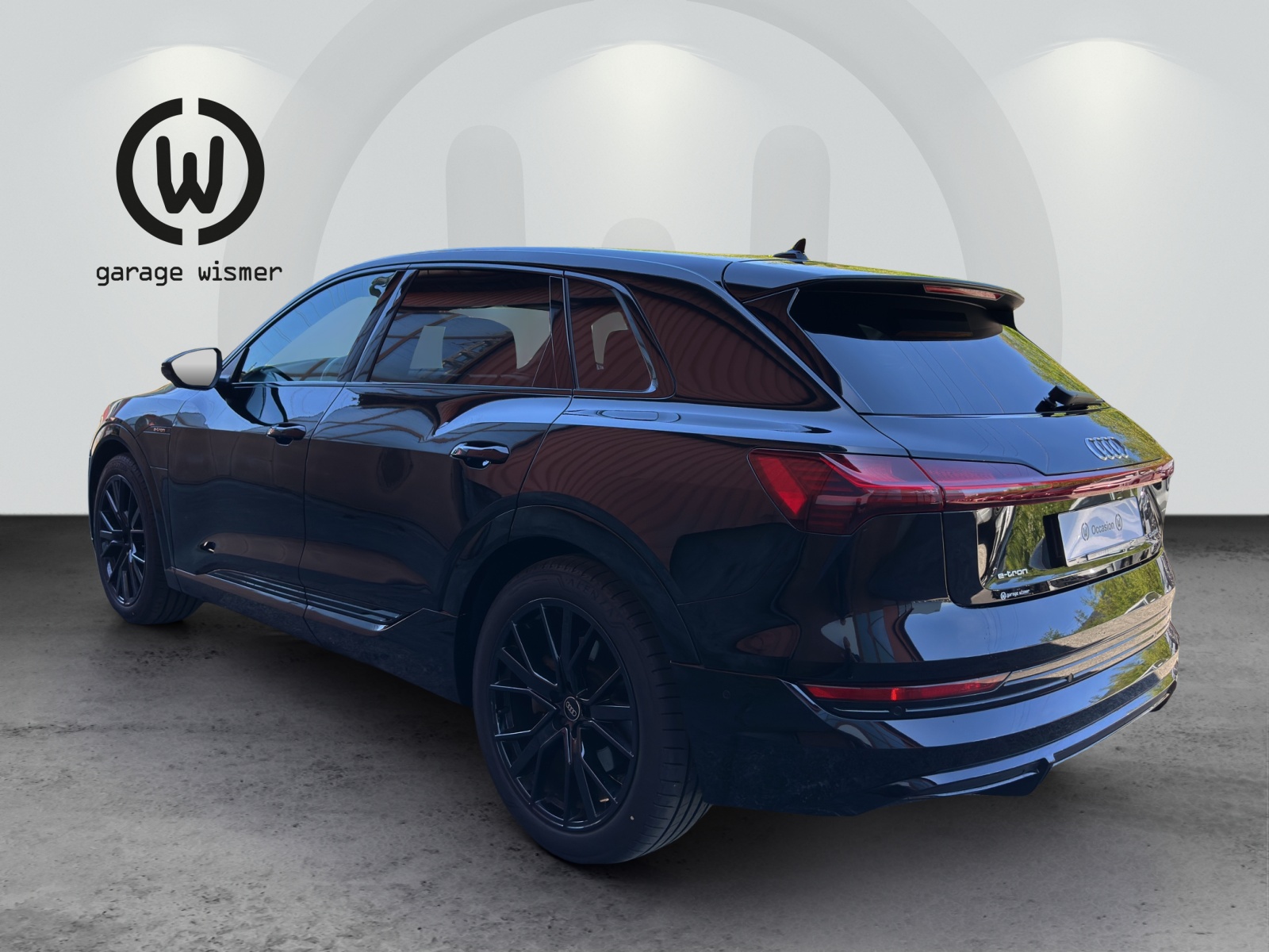 AUDI e-tron 55 S Line Black Edition quattro-showroom-element-2