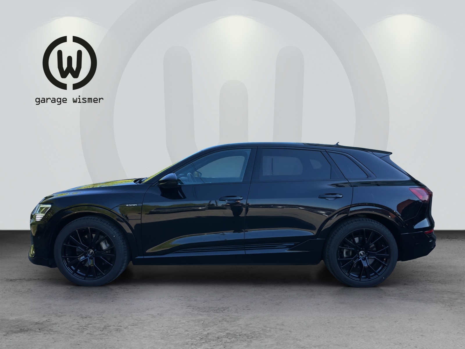 AUDI e-tron 55 S Line Black Edition quattro-showroom-element-1