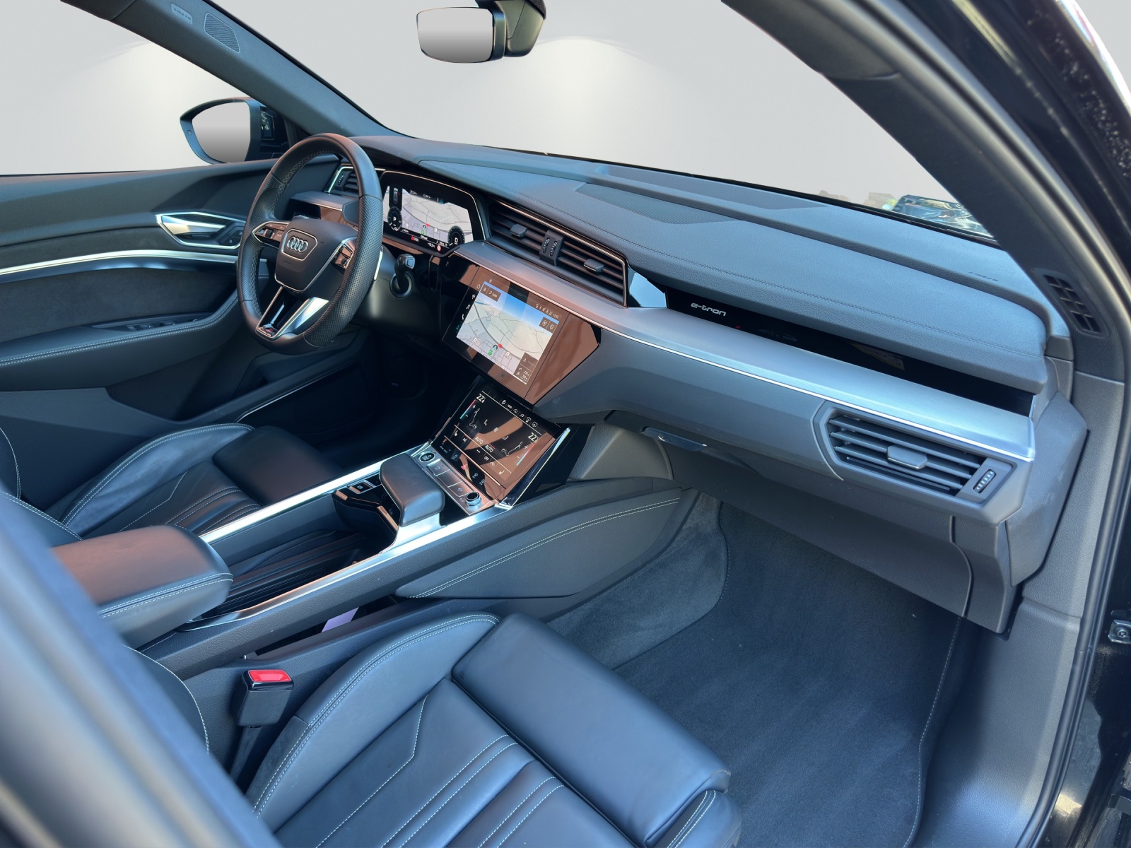 AUDI e-tron 55 S Line Black Edition quattro-image-7
