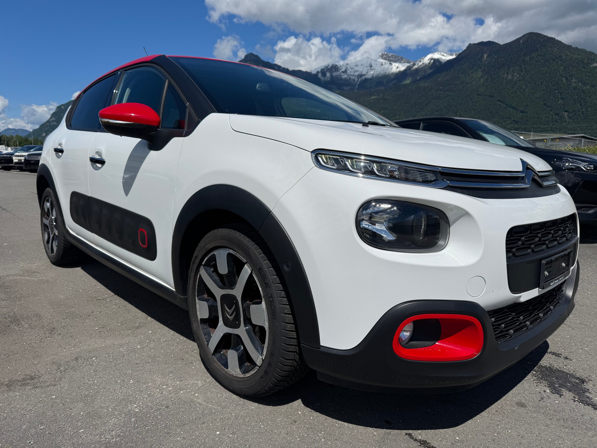 CITROEN C3 1.2i PureTech Shine-showroom-element-2