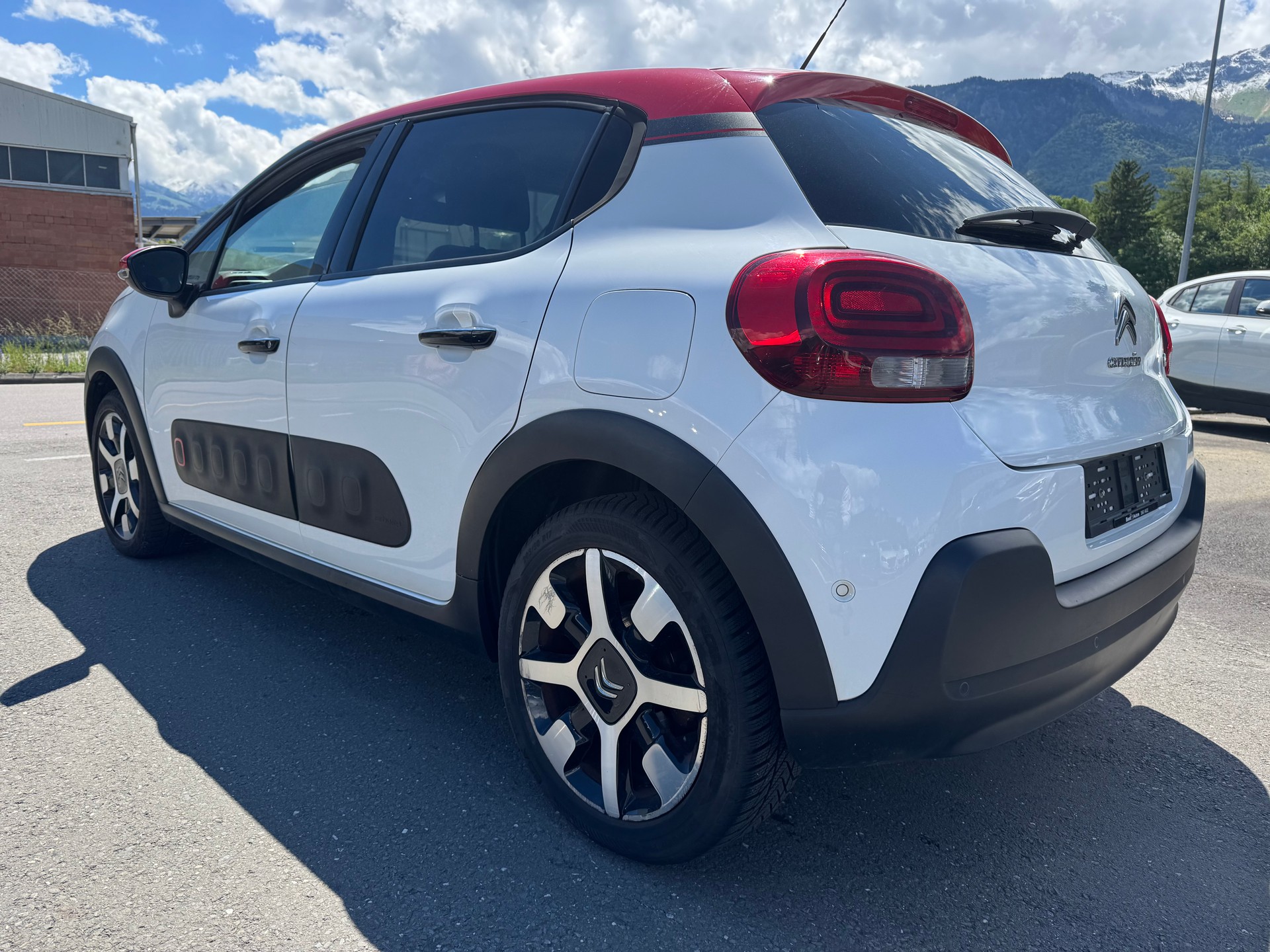 CITROEN C3 1.2i PureTech Shine-image-5