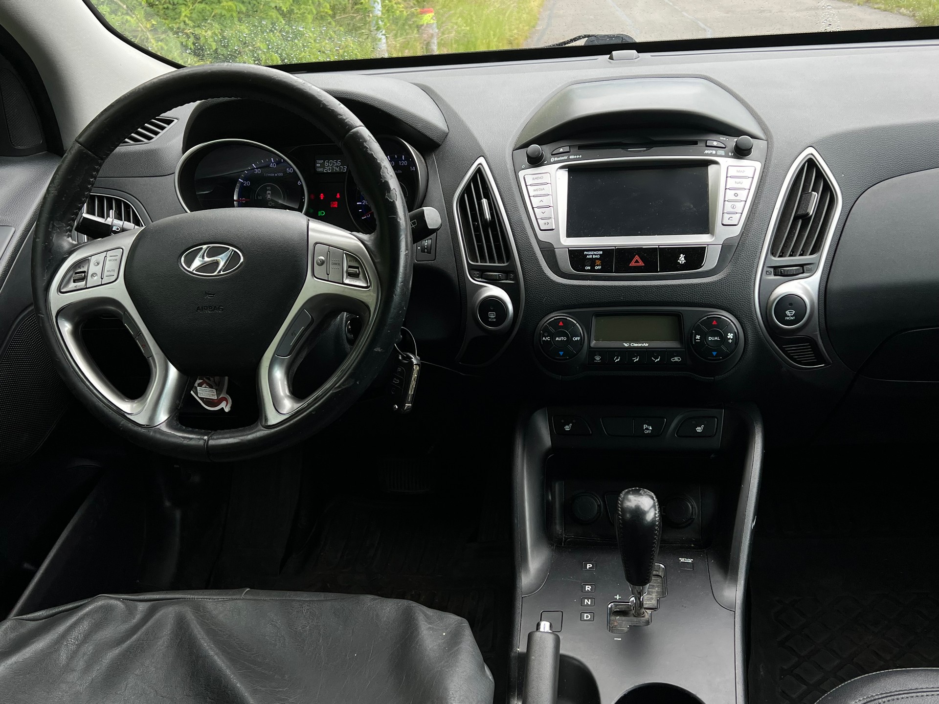 HYUNDAI iX 35 2.0 Style 4WD Automatic-image-6