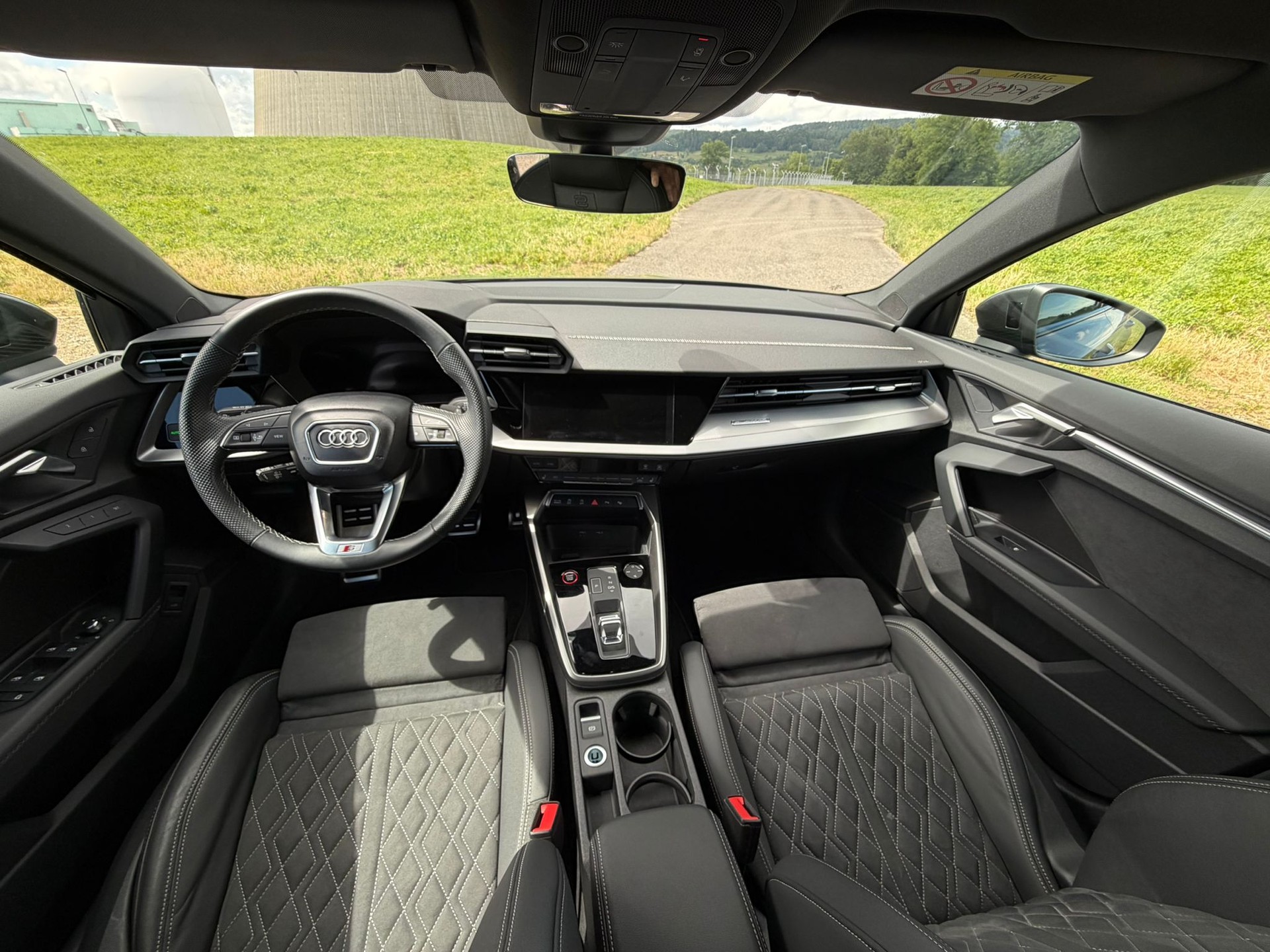 AUDI S3 Sportback 2.0 TFSI quattro S-tronic-image-6
