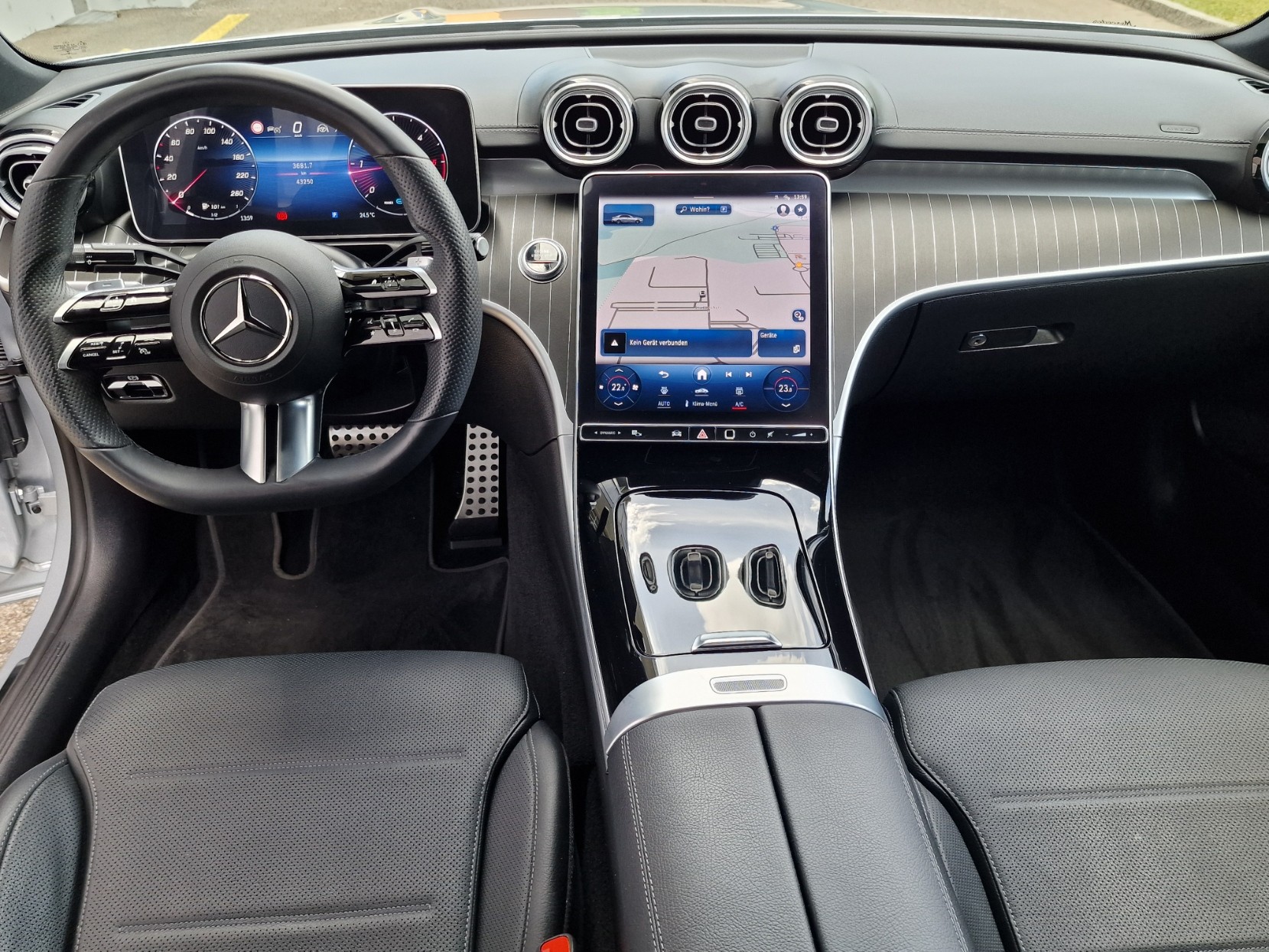 MERCEDES-BENZ C 300 d 4Matic AMG Line-image-10