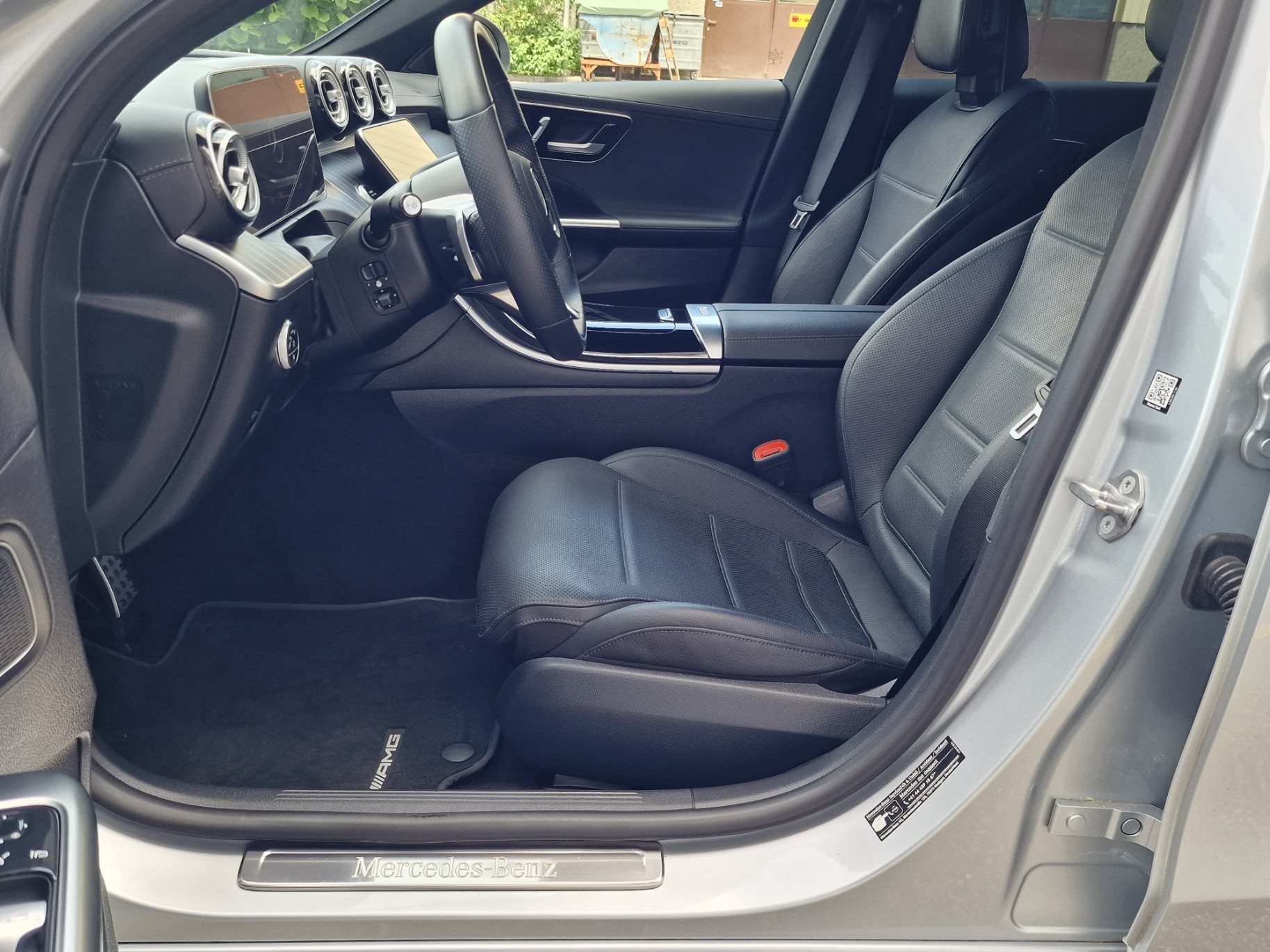 MERCEDES-BENZ C 300 d 4Matic AMG Line-image-7