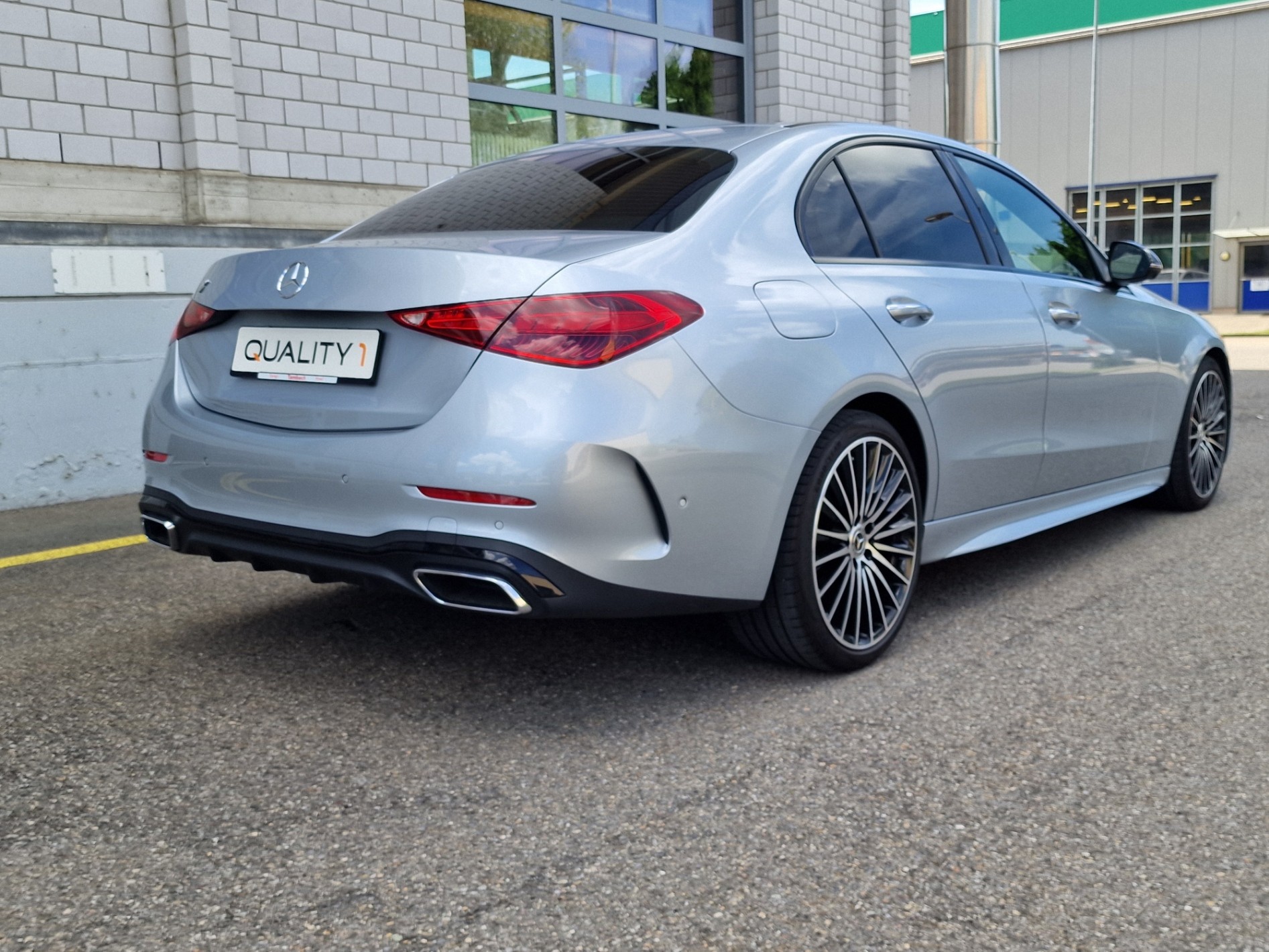 MERCEDES-BENZ C 300 d 4Matic AMG Line-image-4