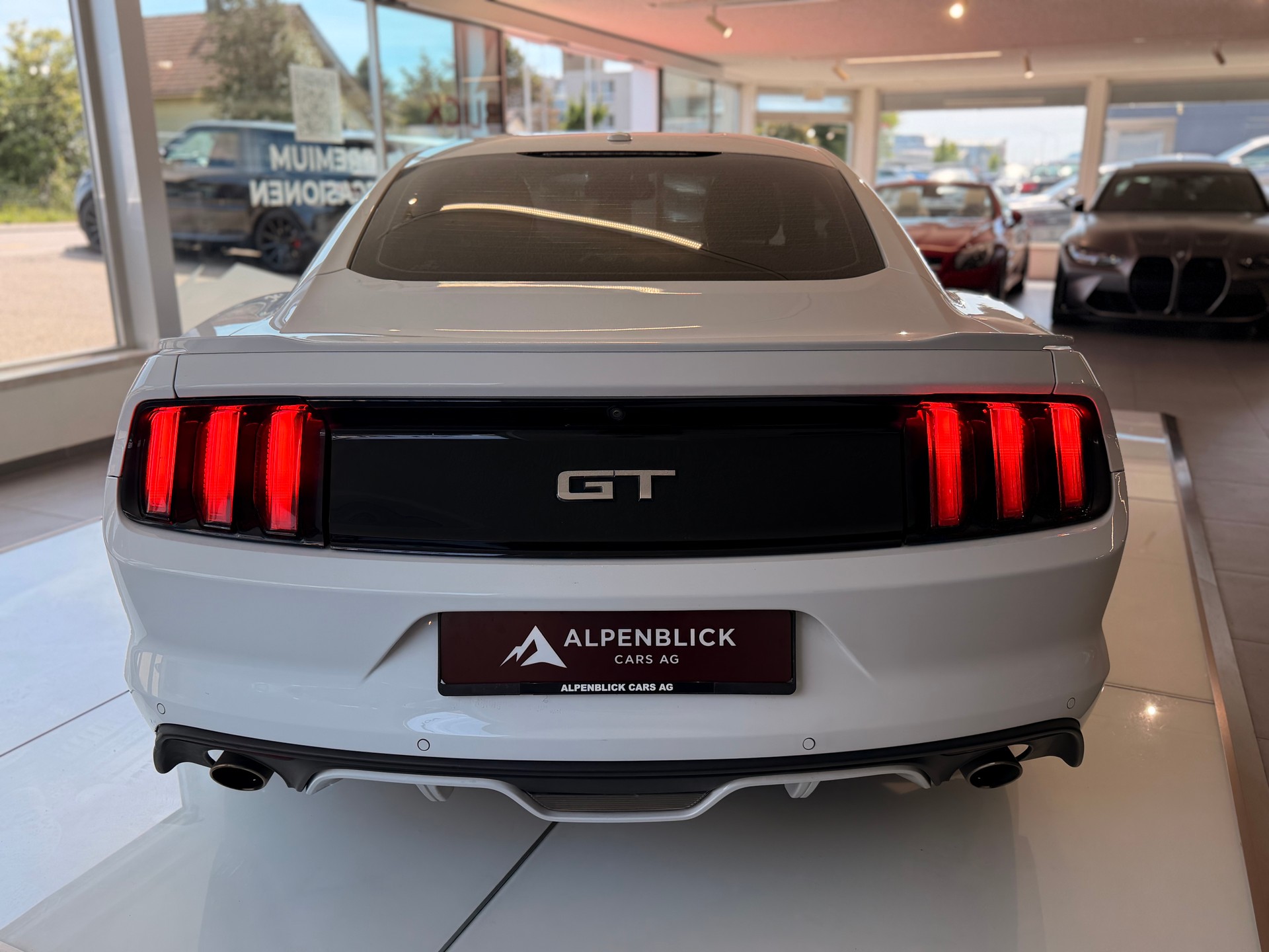 FORD Mustang Fastback 5.0 V8 GT Automat-image-6