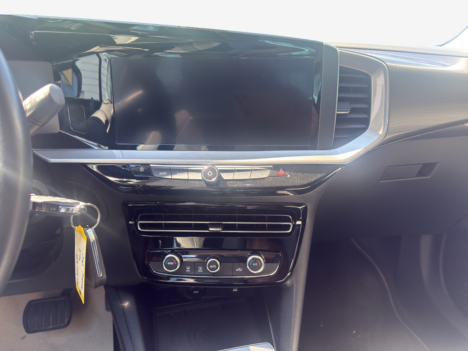 OPEL Mokka 1.2 Direct Injection Turbo Elegance Aut.-image-10