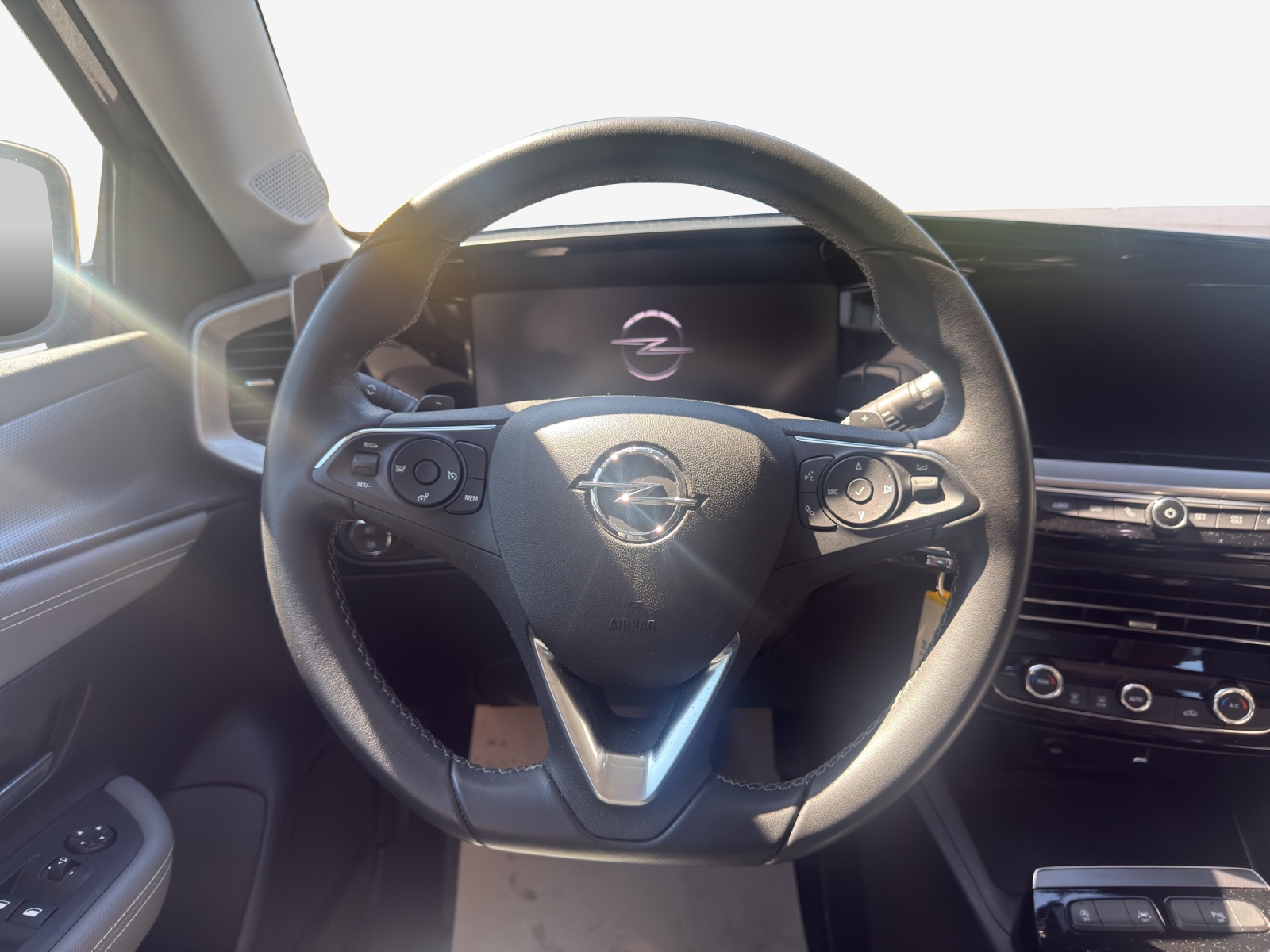 OPEL Mokka 1.2 Direct Injection Turbo Elegance Aut.-image-9