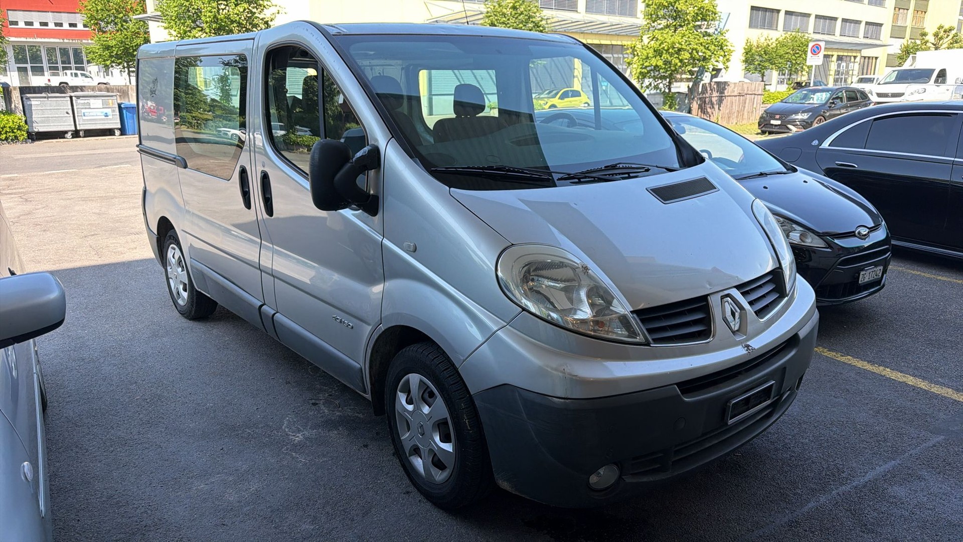 RENAULT Trafic 2.5 dCi 2.9t L2H1-showroom-element-2