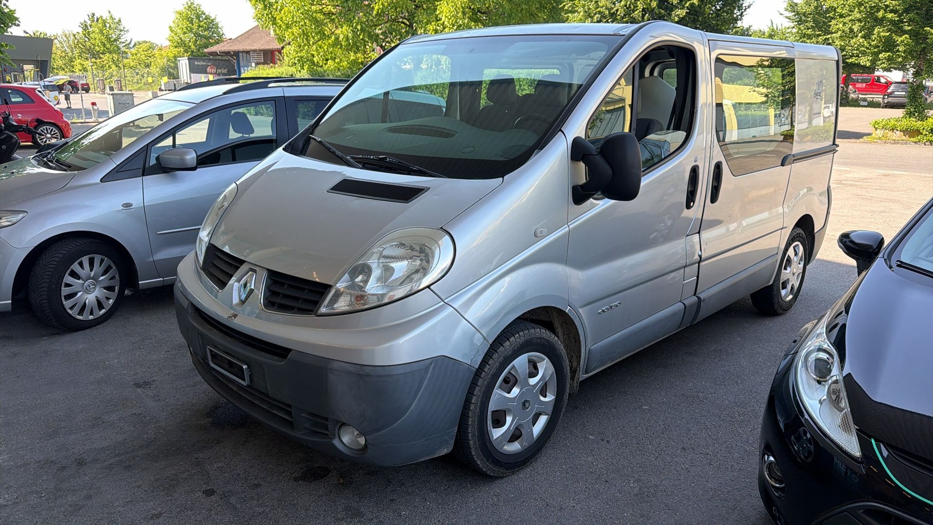 RENAULT Trafic 2.5 dCi 2.9t L2H1-showroom-element-1