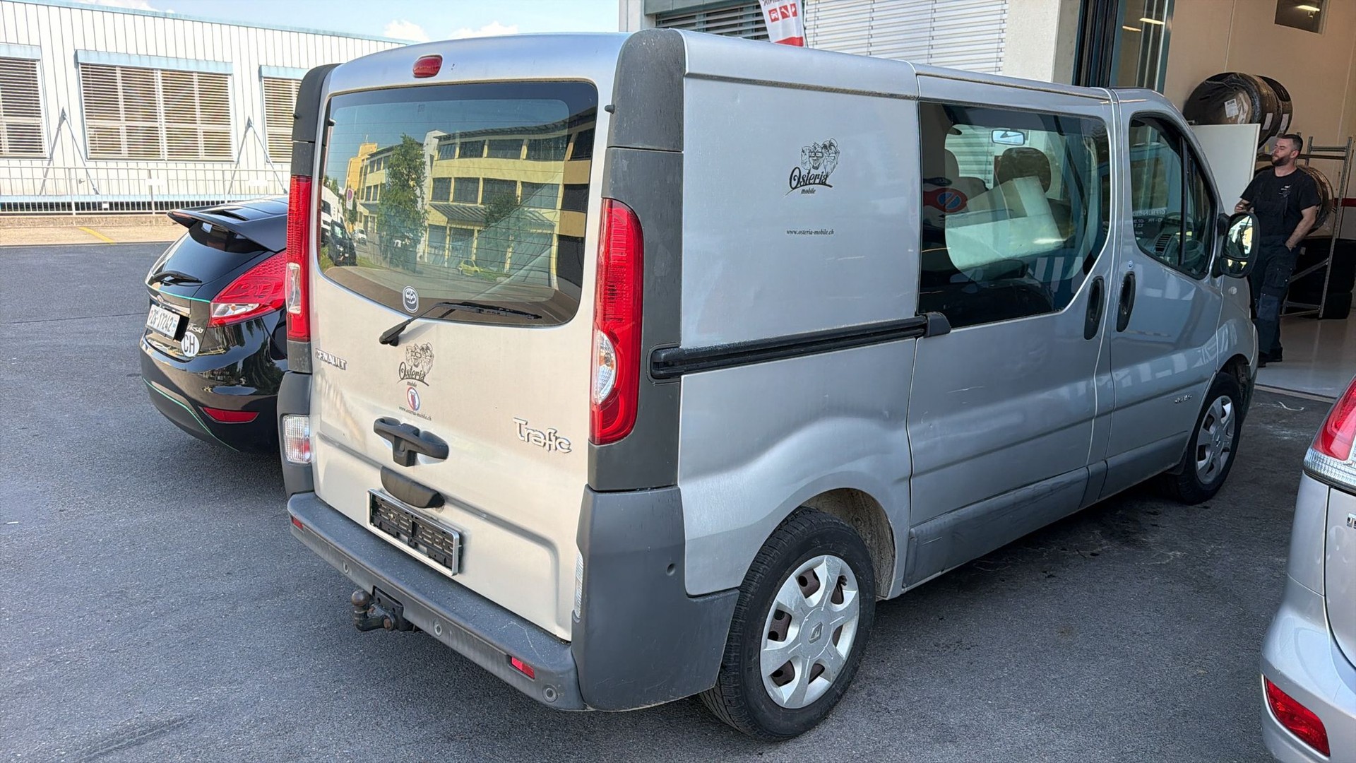 RENAULT Trafic 2.5 dCi 2.9t L2H1-showroom-element-3