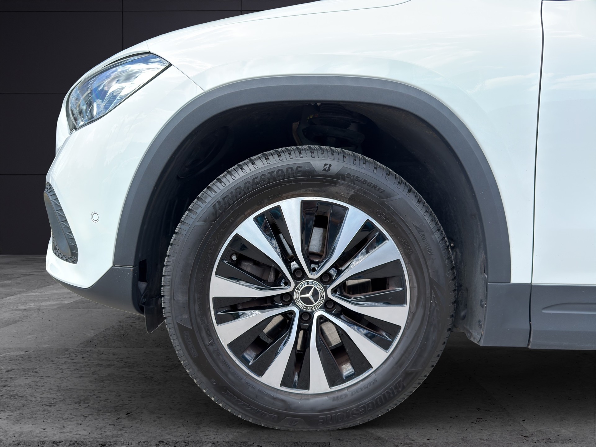 MERCEDES-BENZ GLA 200 Style-image-4