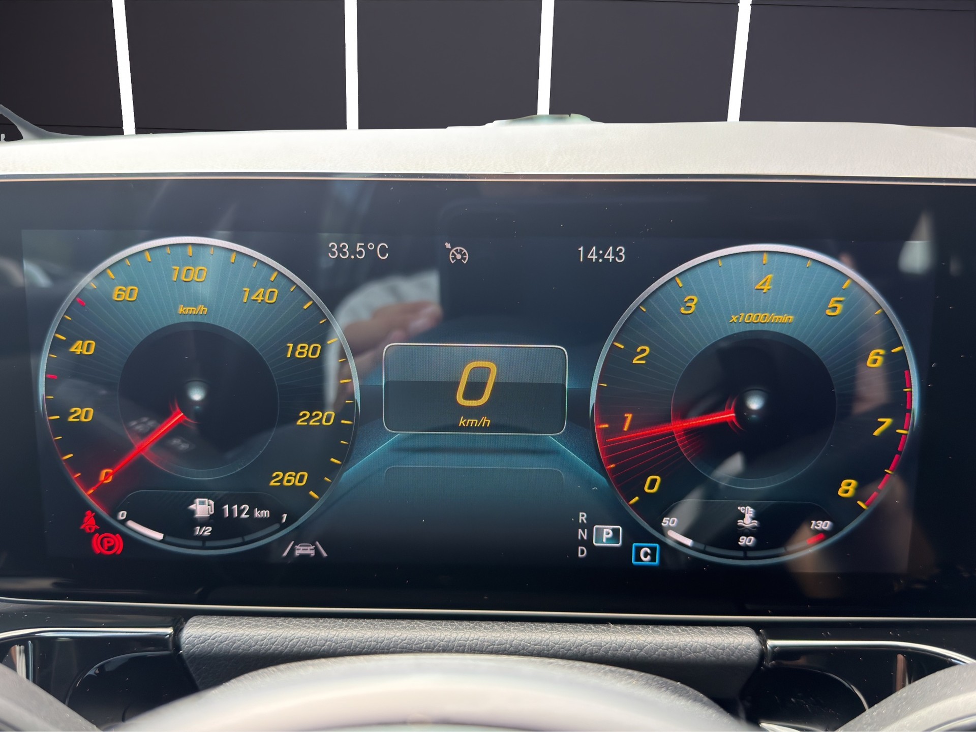 MERCEDES-BENZ GLA 200 Style-image-8