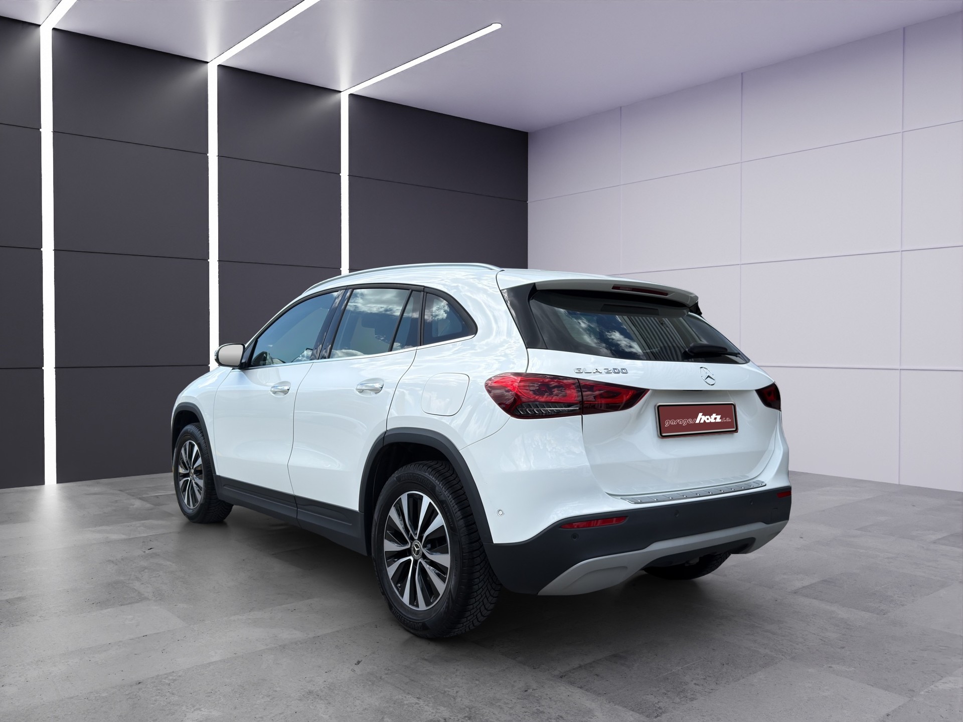 MERCEDES-BENZ GLA 200 Style-showroom-element-3