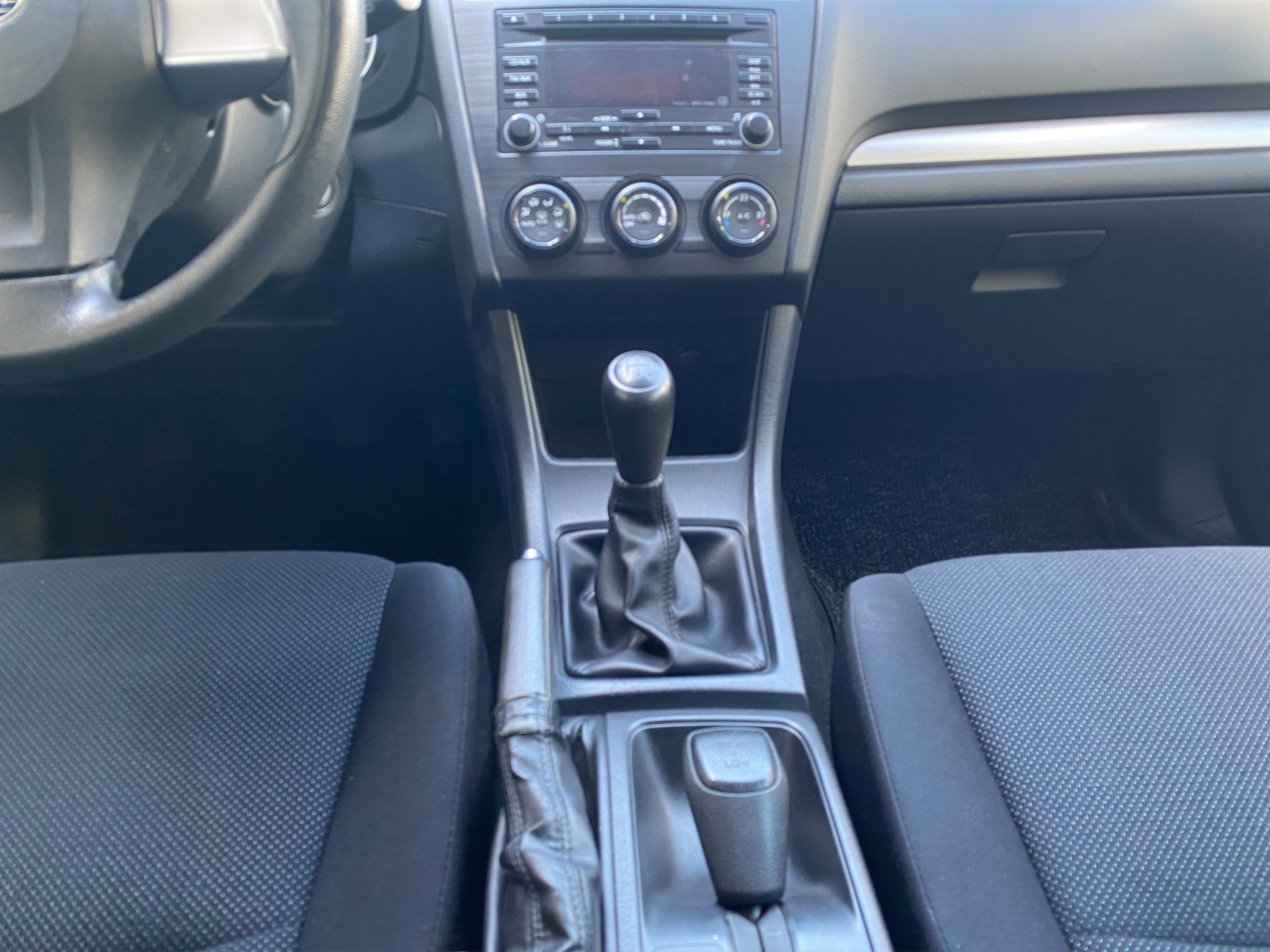 SUBARU Impreza 1.6 Swiss one-image-11