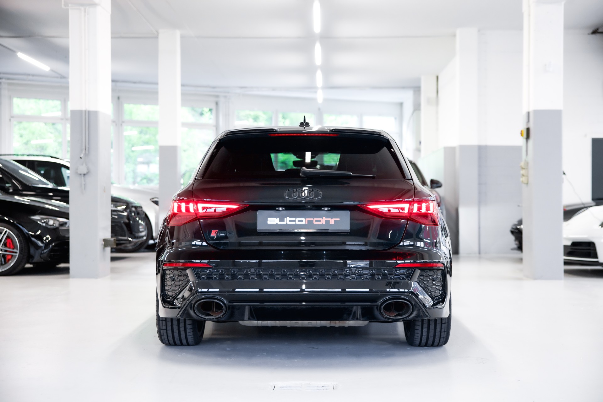 AUDI RS3 Sportback 2.5 TSI quattro S-tronic-image-5